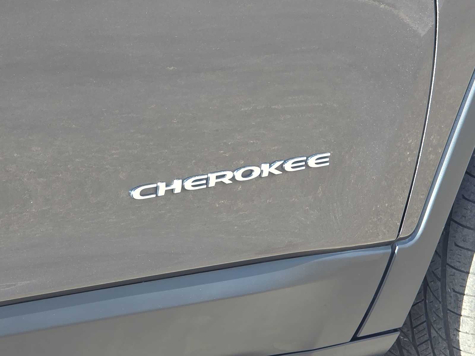 Thumbnail: 2019 Jeep Cherokee - 11