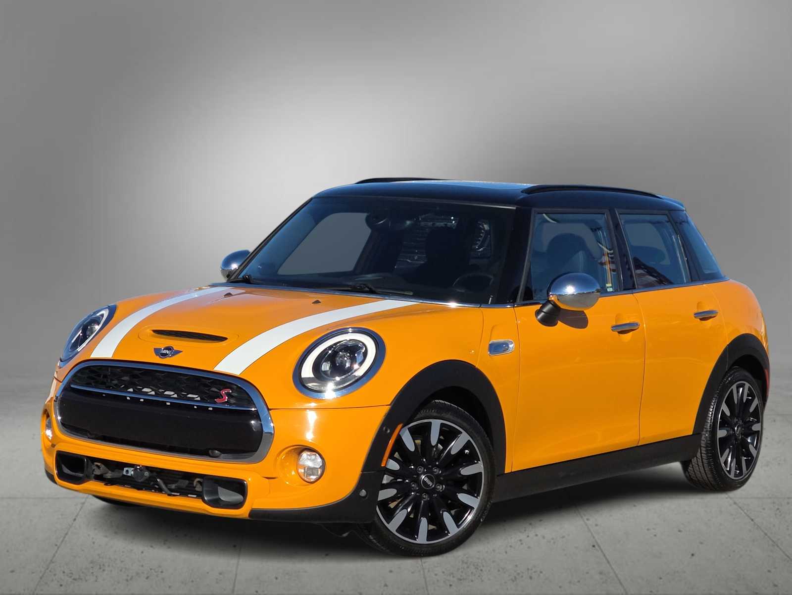Thumbnail: 2018 MINI Cooper Hardtop - 1