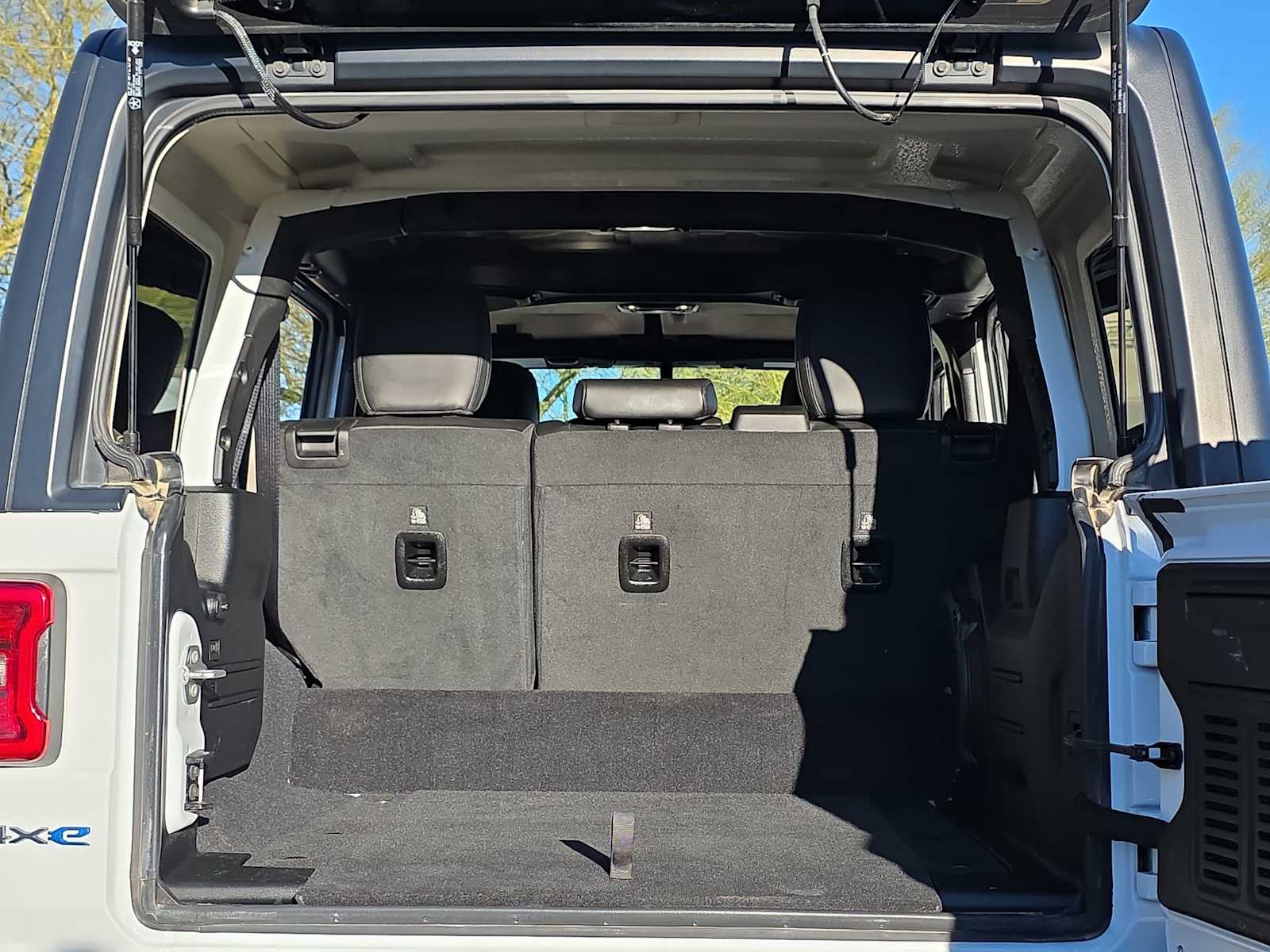 Thumbnail: 2023 Jeep Wrangler - 20