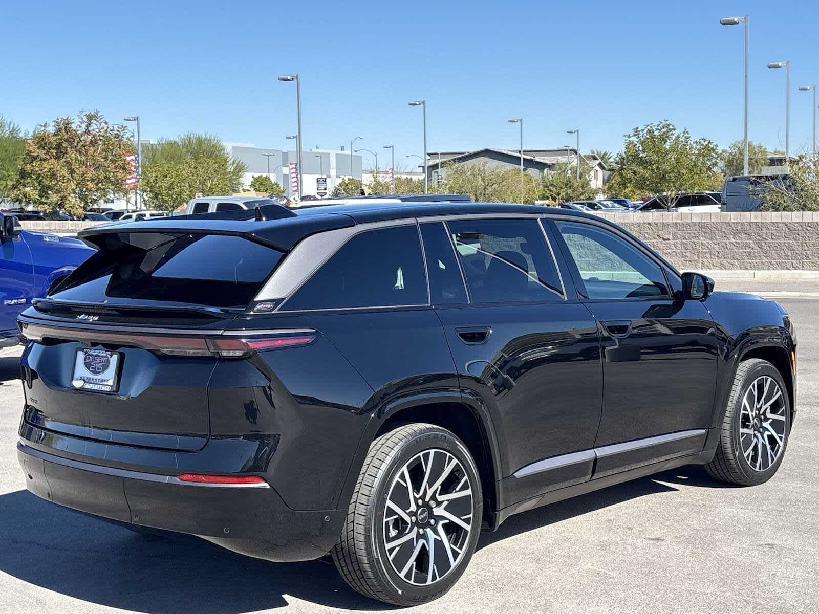 Thumbnail: 2025 Jeep Wagoneer S - 8