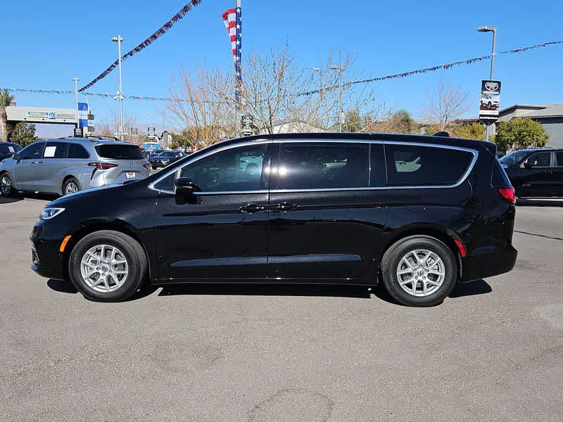 Thumbnail: 2025 Chrysler Pacifica - 5