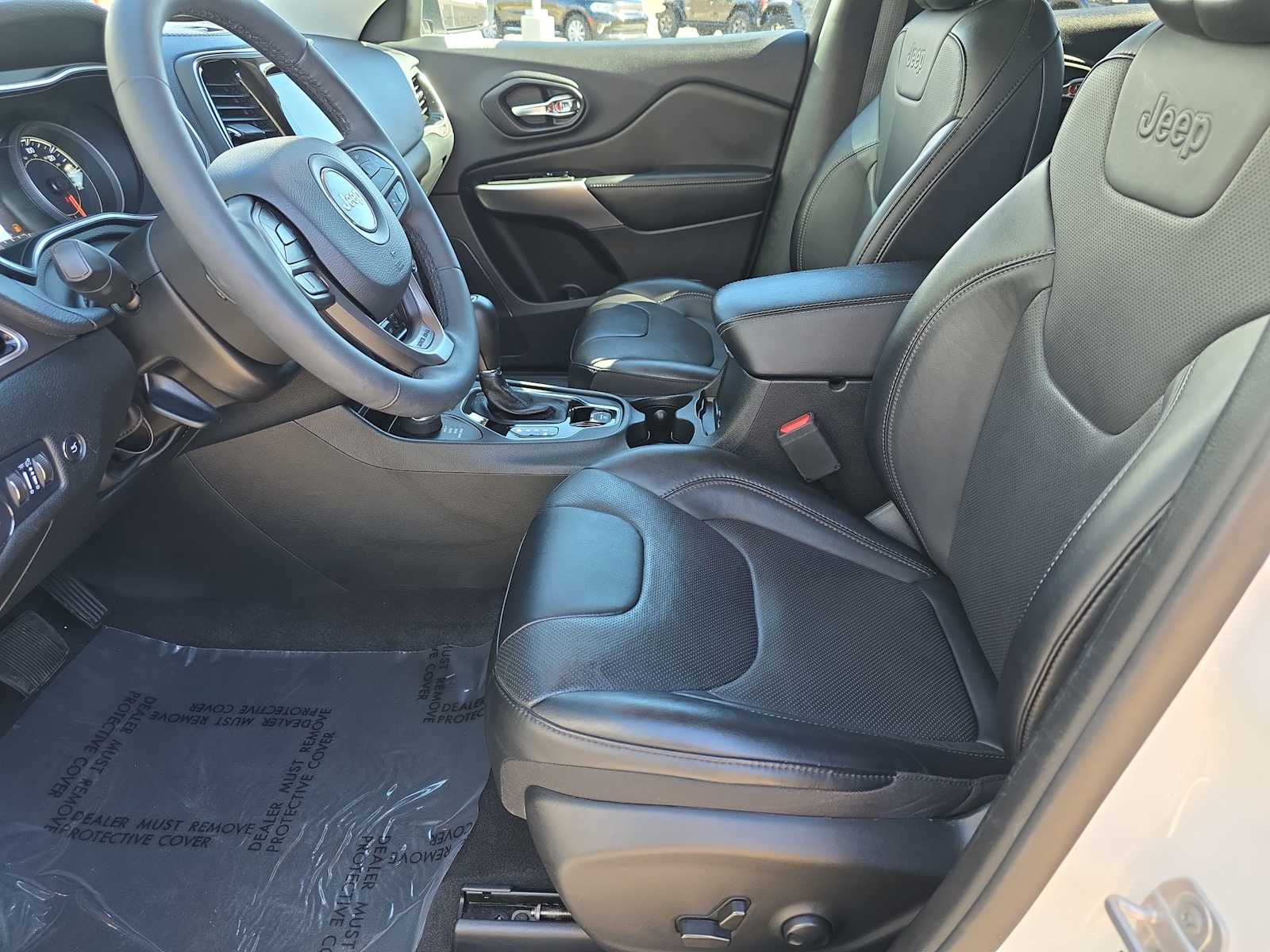 Thumbnail: 2022 Jeep Cherokee - 15