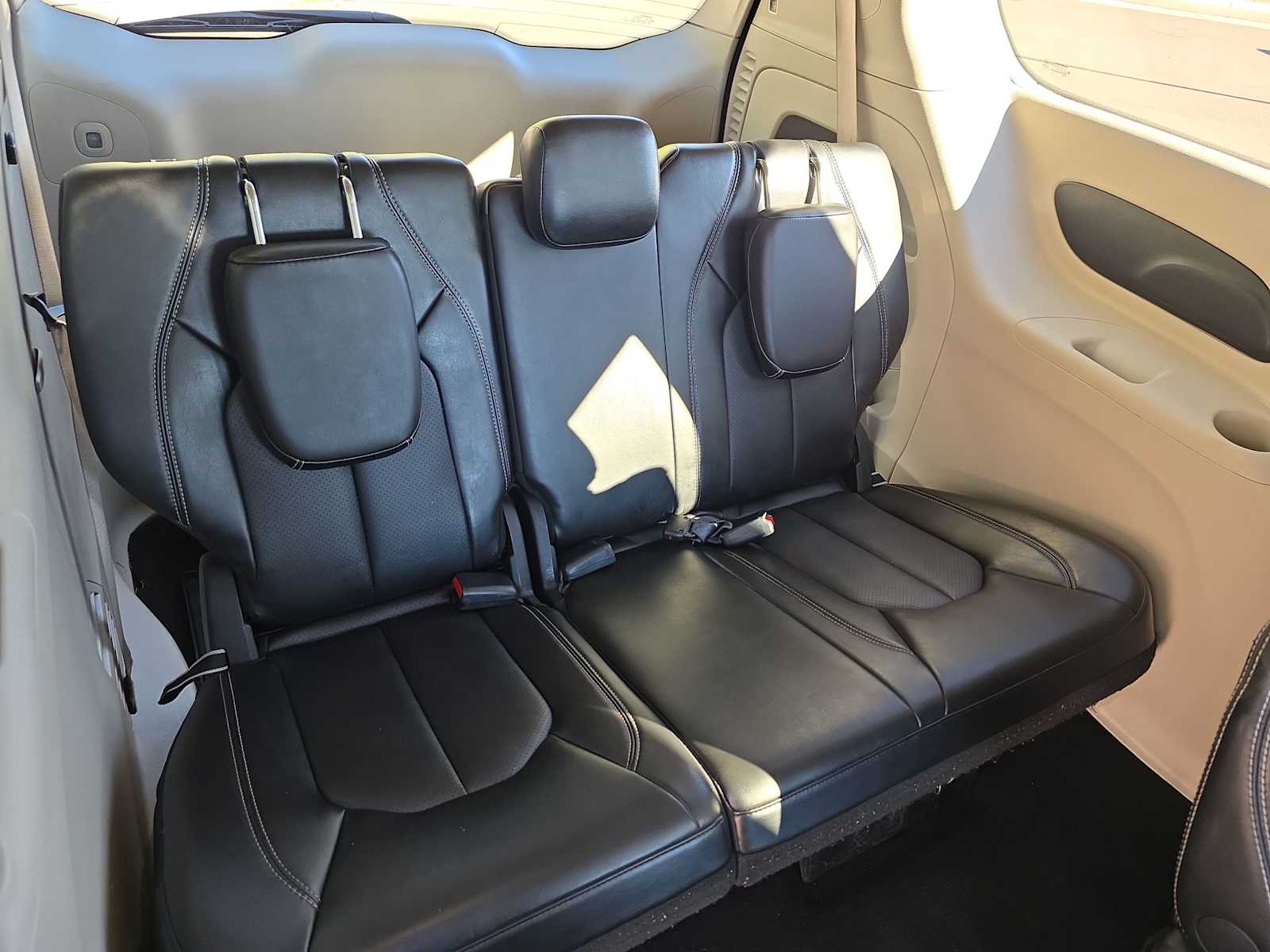 Thumbnail: 2024 Chrysler Pacifica - 30