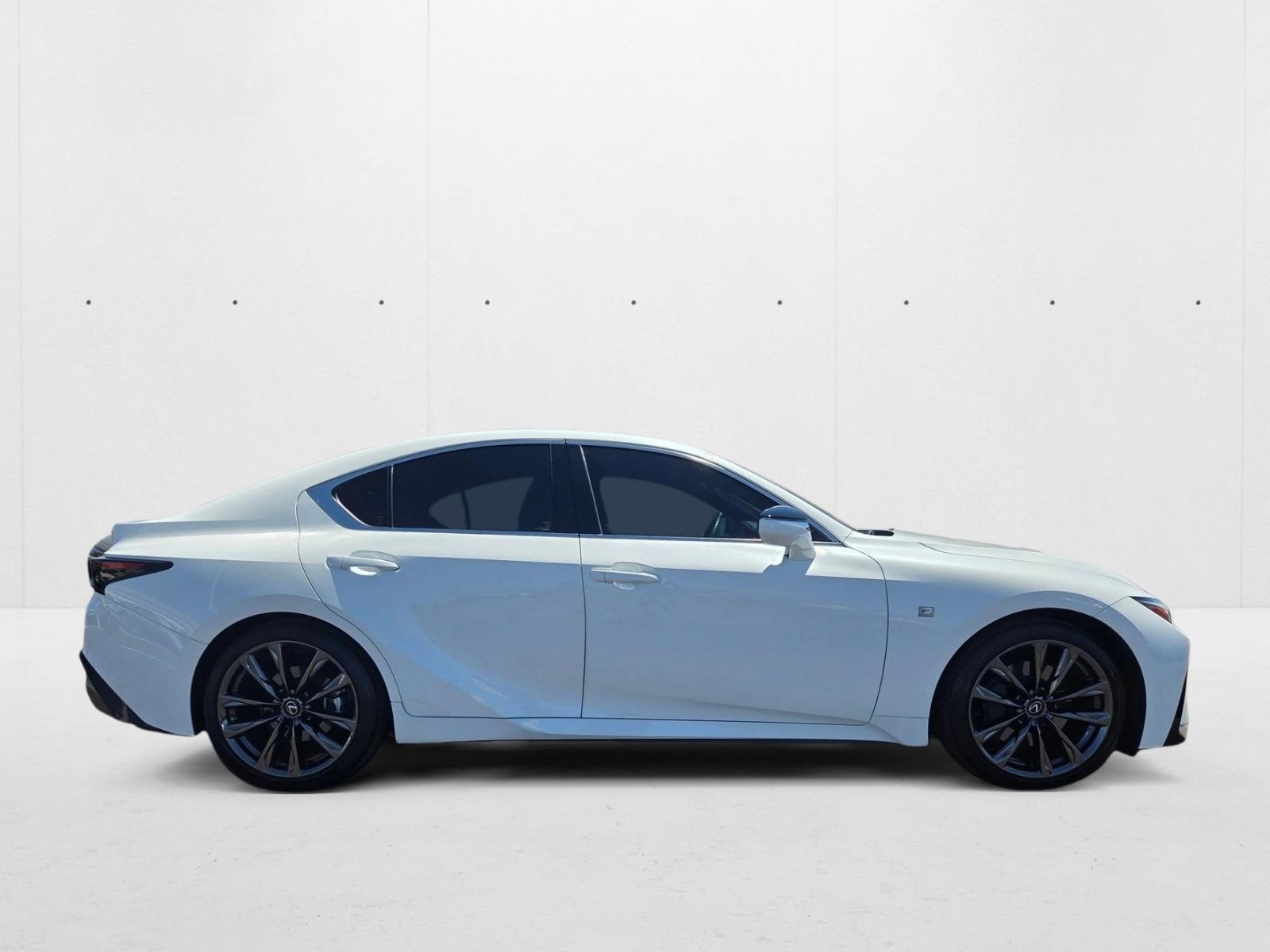 2023 Lexus IS 350 F SPORT photo 4
