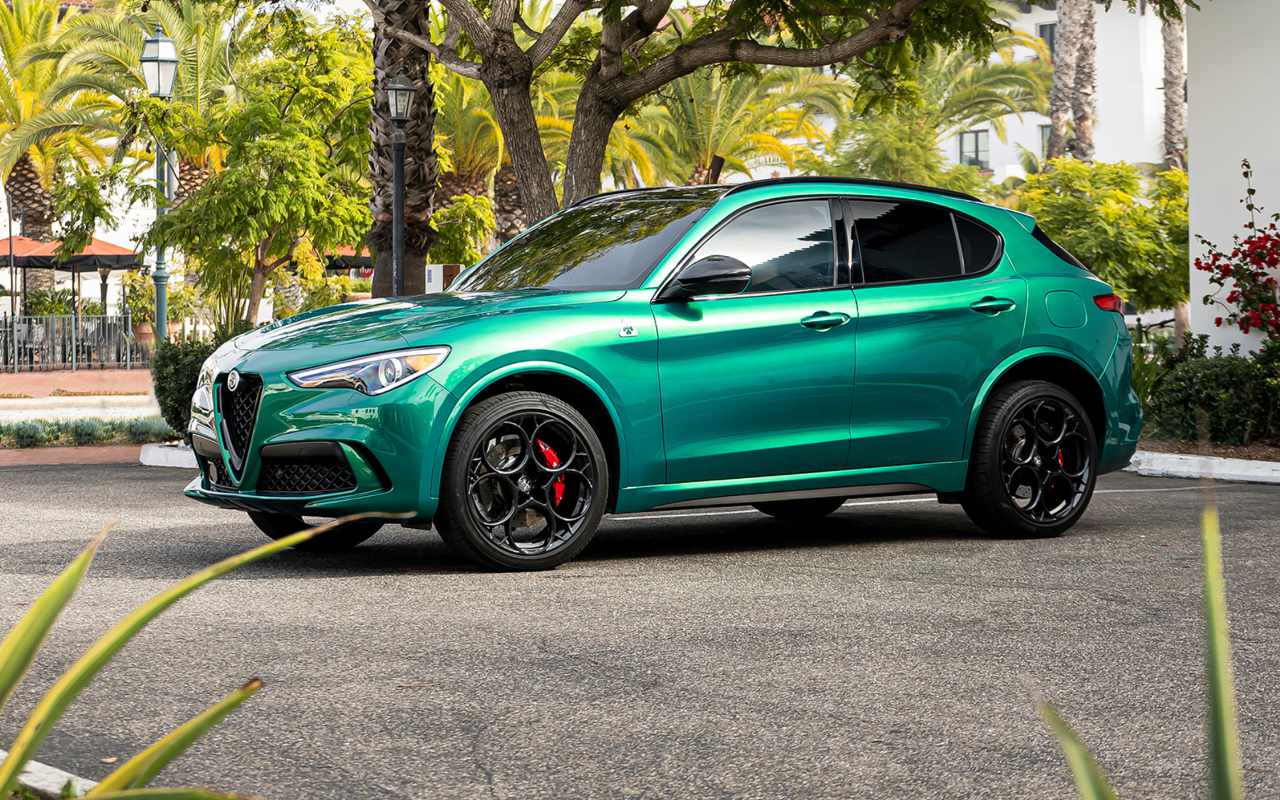 front side view of a 2023 Alfa Romeo Stelvio in a parking lot