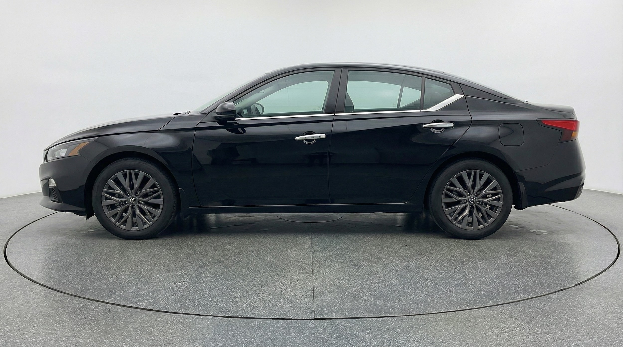 Thumbnail: 2025 Nissan Altima - 4