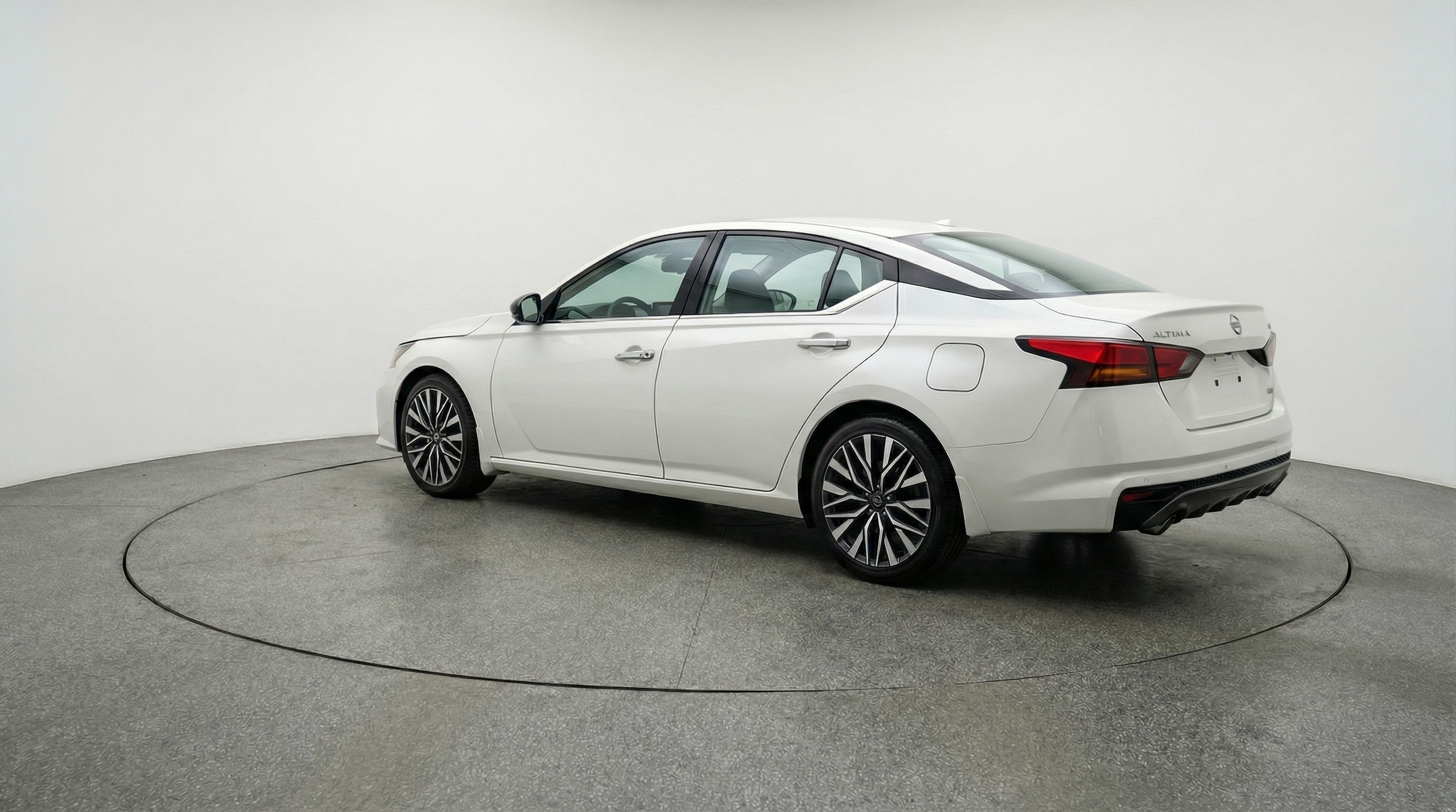 Thumbnail: 2025 Nissan Altima - 5