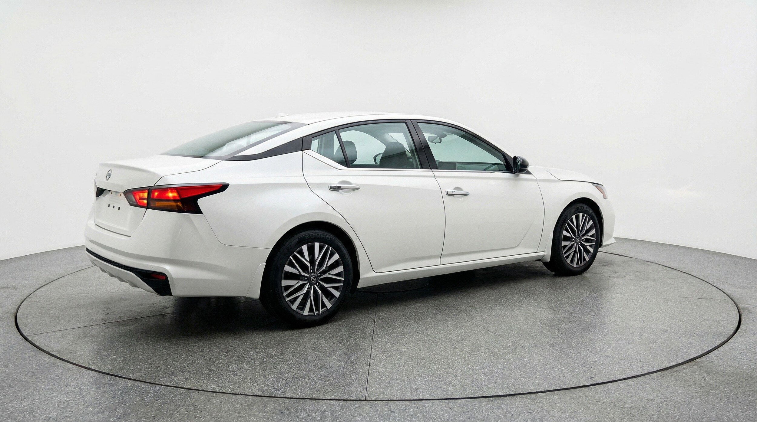 Thumbnail: 2025 Nissan Altima - 9