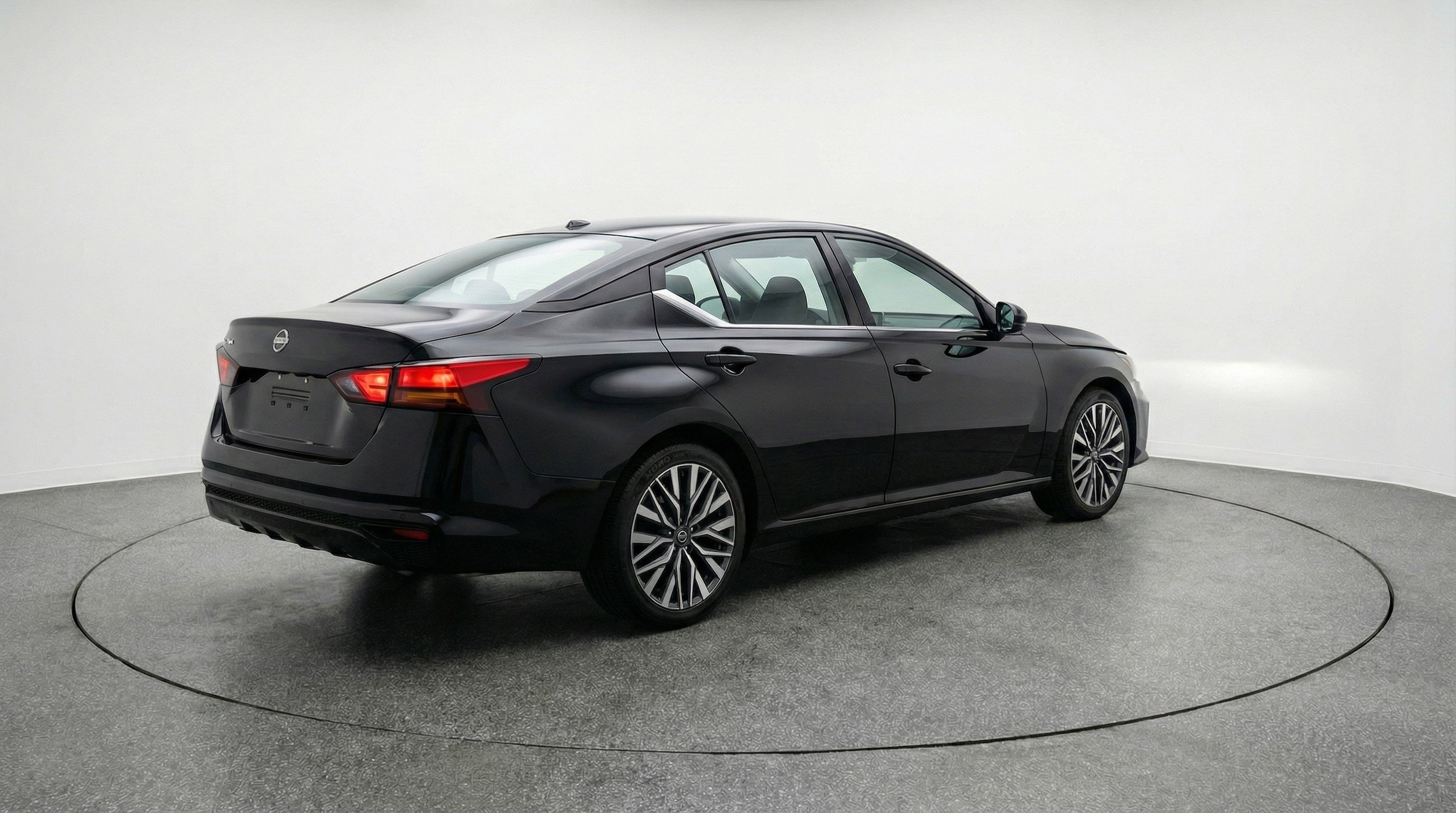 Thumbnail: 2025 Nissan Altima - 9