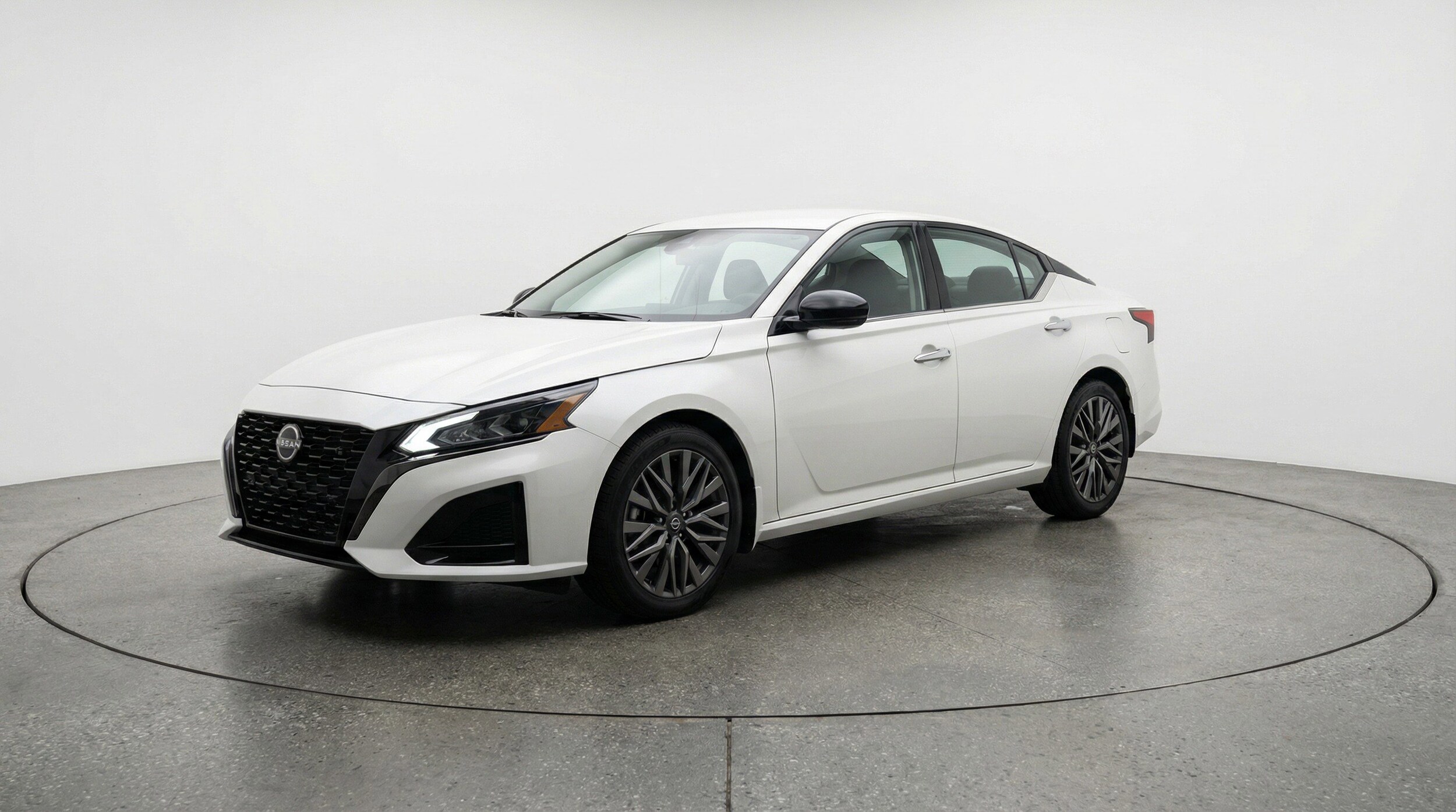 Thumbnail: 2025 Nissan Altima - 3