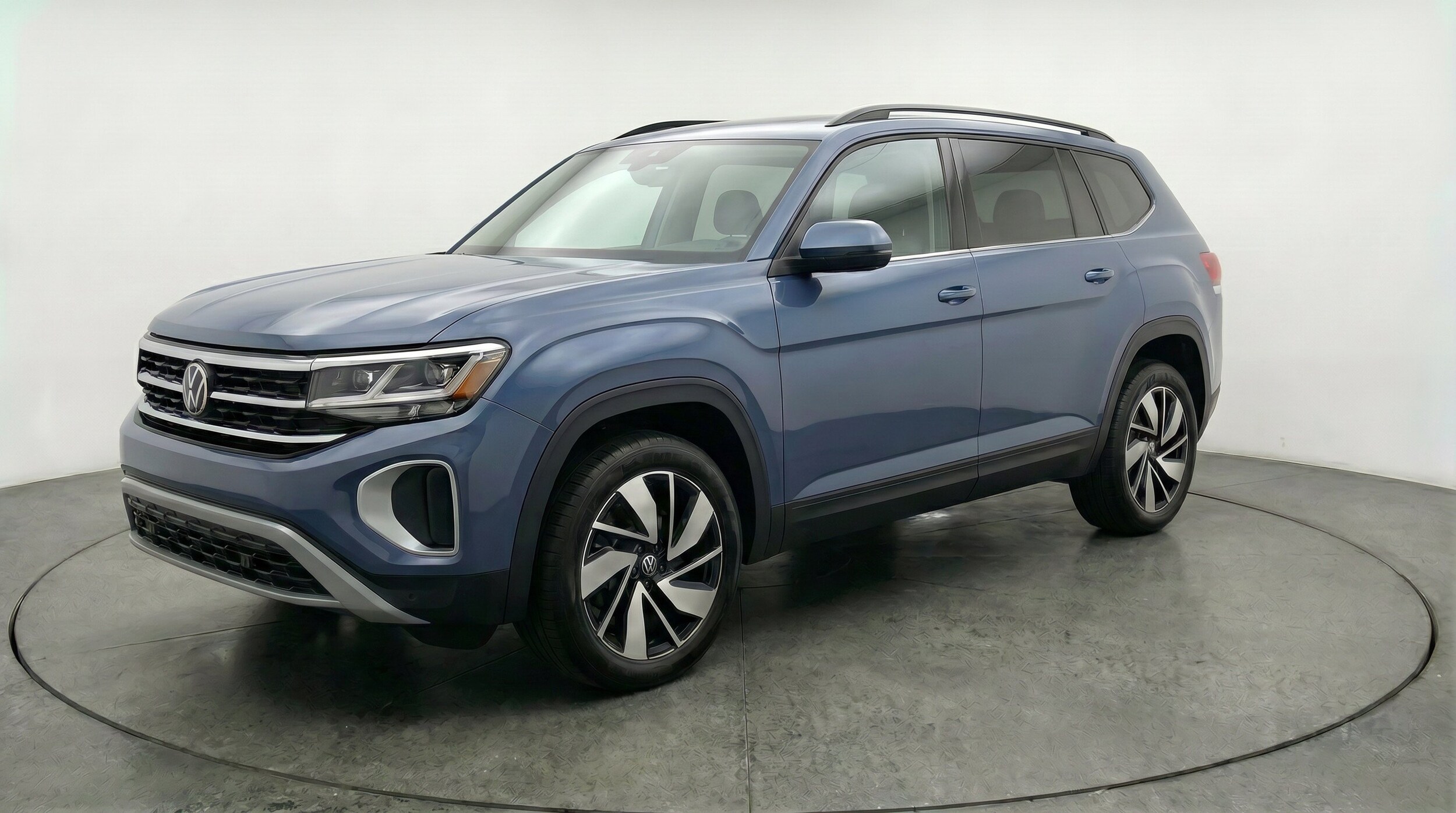 Thumbnail: 2026 Volkswagen Atlas - 3