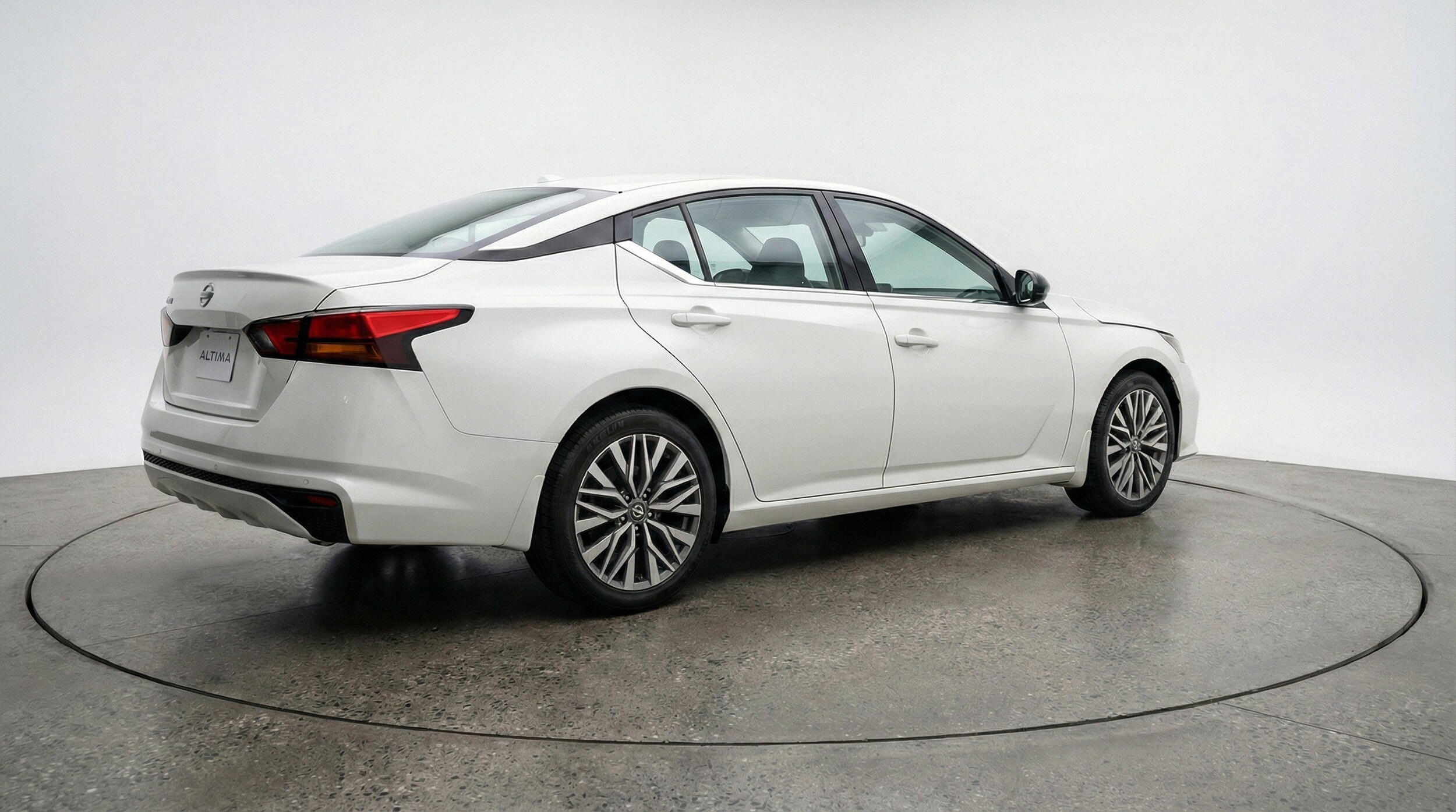 Thumbnail: 2025 Nissan Altima - 9