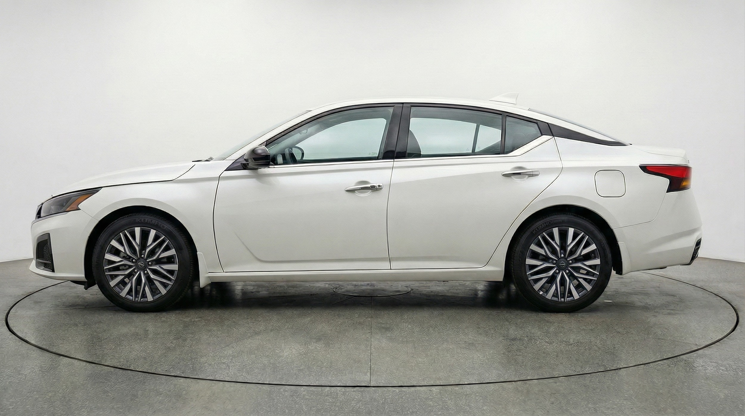 Thumbnail: 2025 Nissan Altima - 4