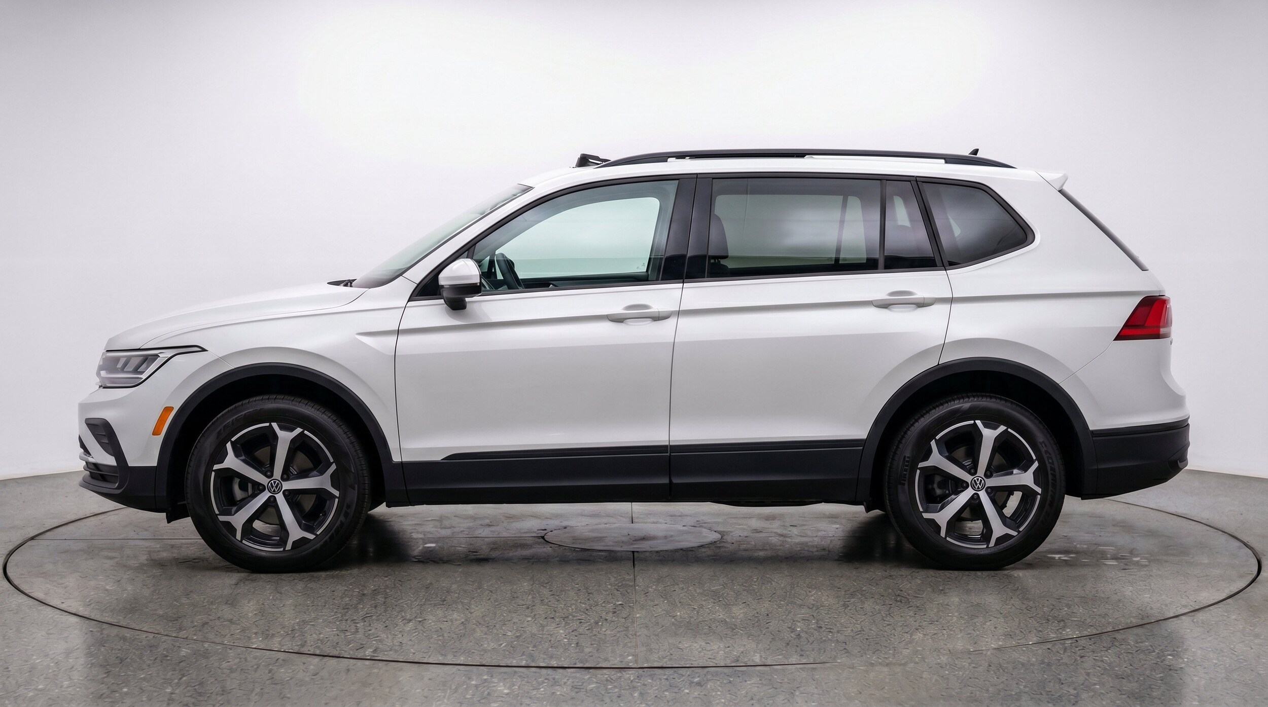 Thumbnail: 2026 Volkswagen Tiguan - 5