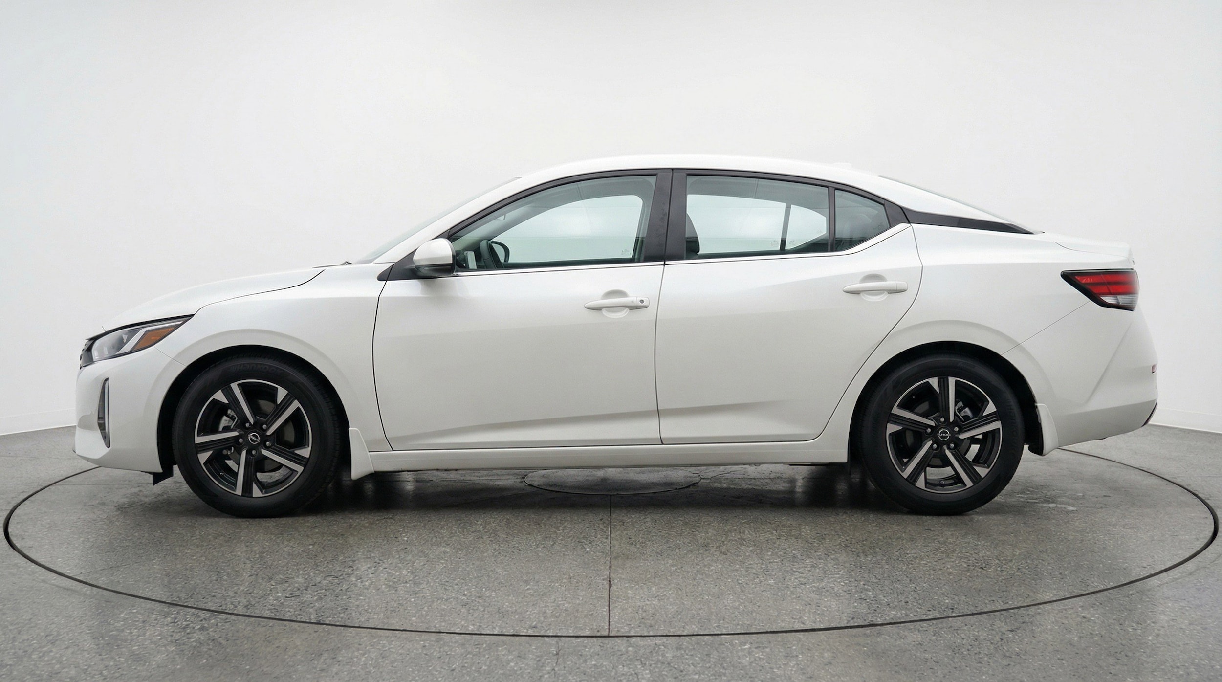 Thumbnail: 2025 Nissan Sentra - 5