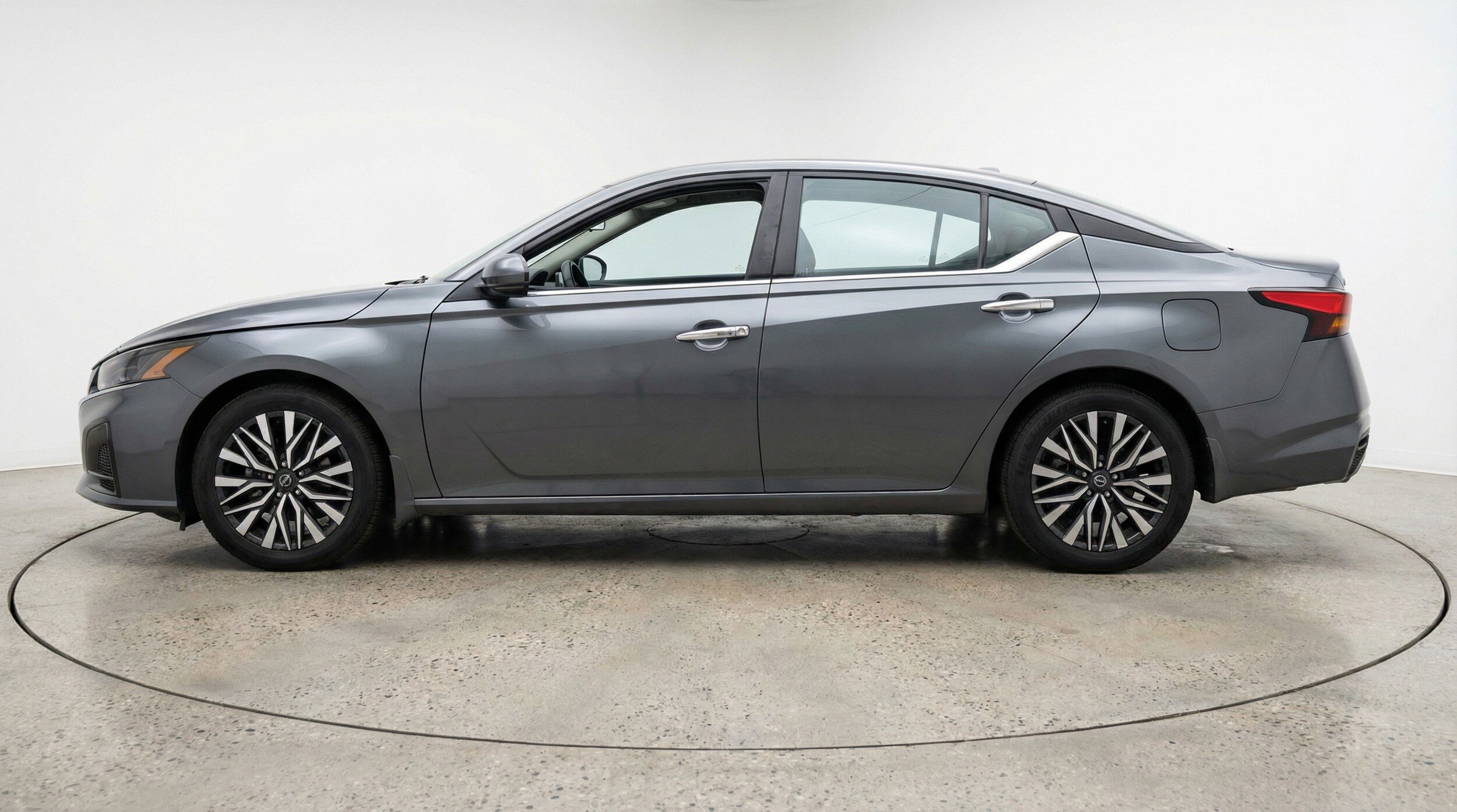 Thumbnail: 2025 Nissan Altima - 5