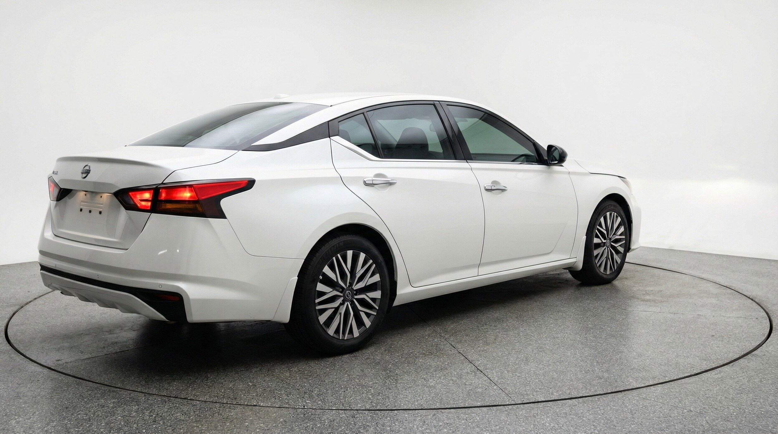 Thumbnail: 2025 Nissan Altima - 9