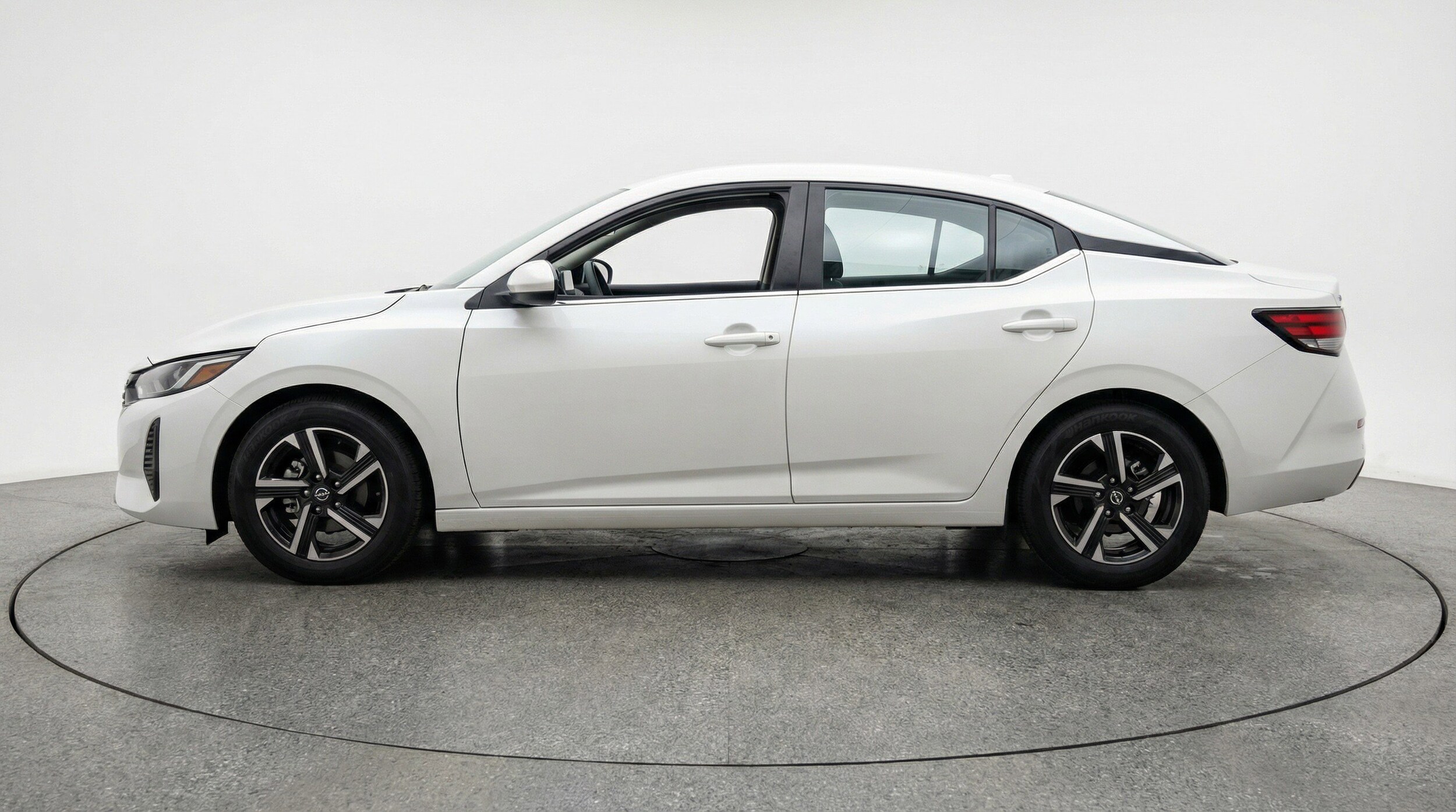 Thumbnail: 2025 Nissan Sentra - 5