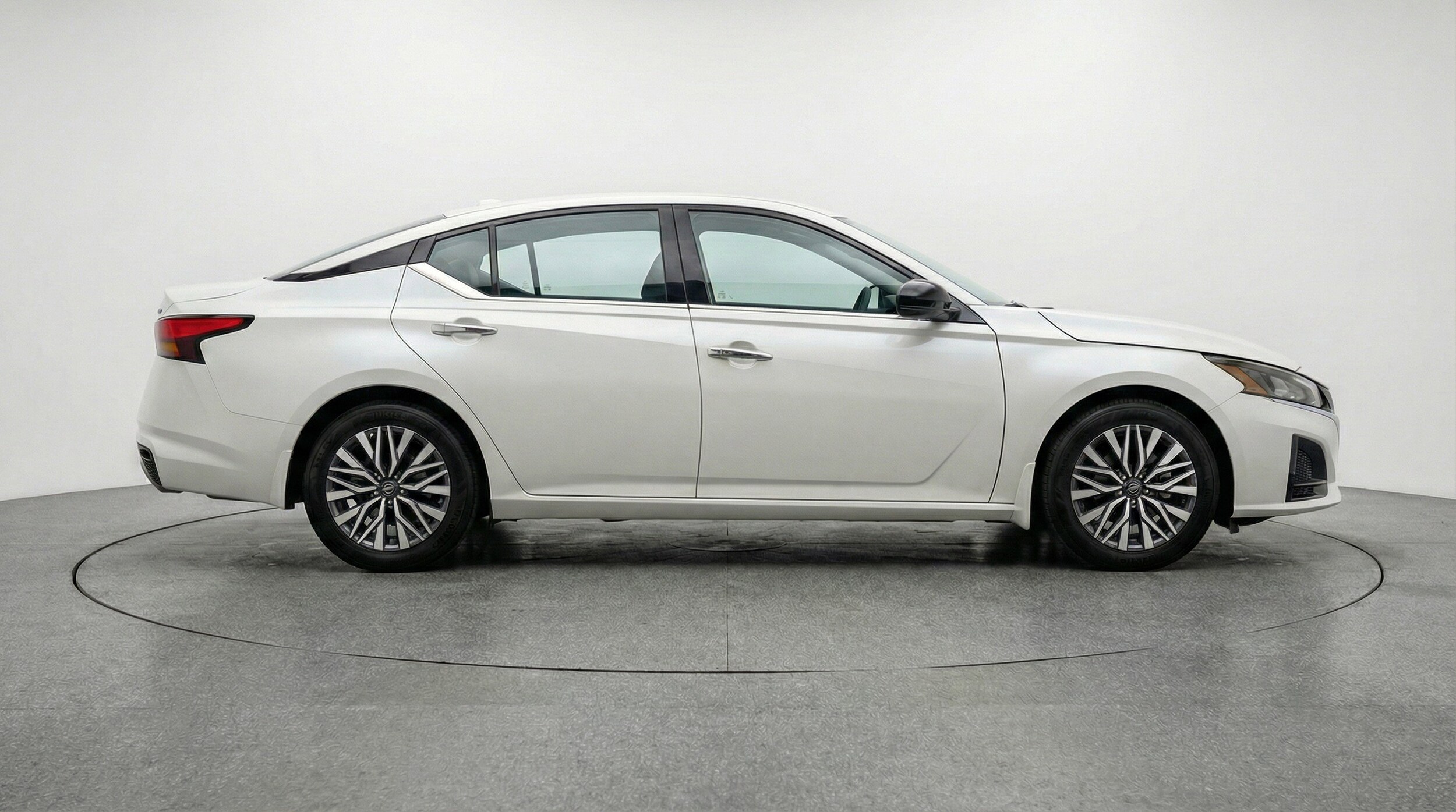 Thumbnail: 2025 Nissan Altima - 11