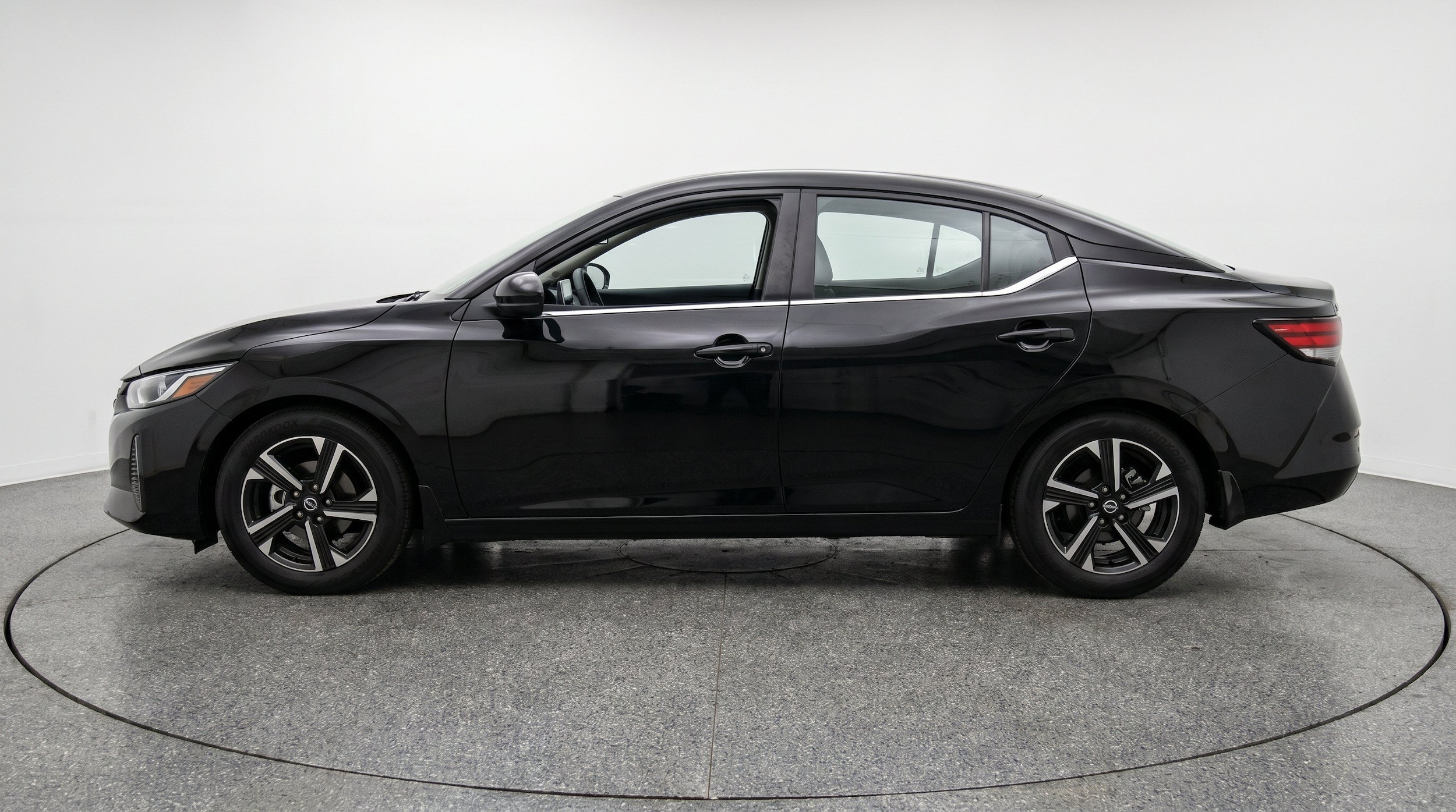 Thumbnail: 2025 Nissan Sentra - 5