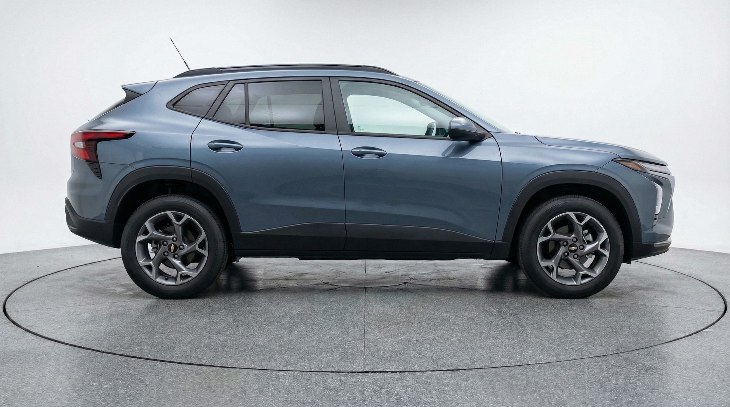 Thumbnail: 2025 Chevrolet Trax - 8