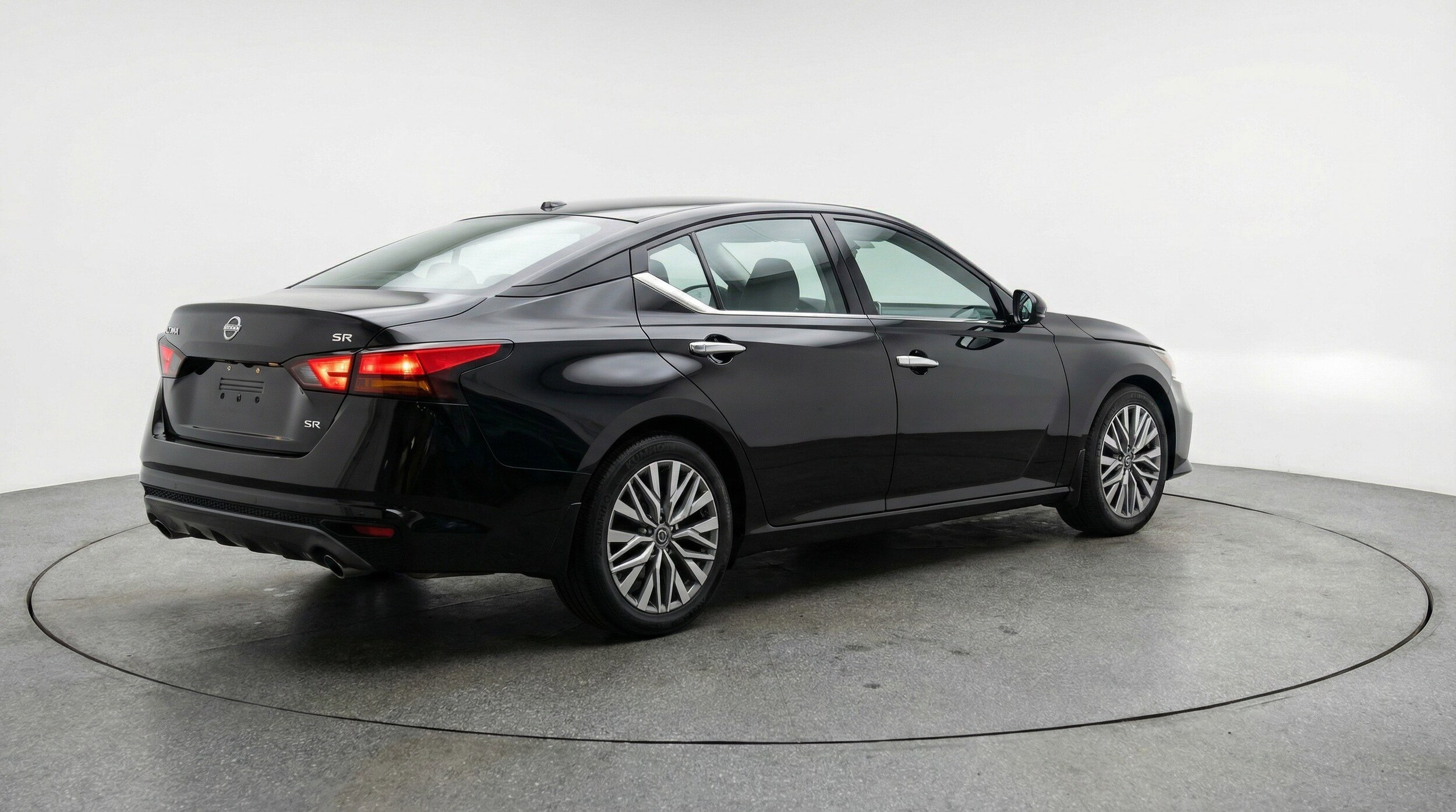 Thumbnail: 2025 Nissan Altima - 9