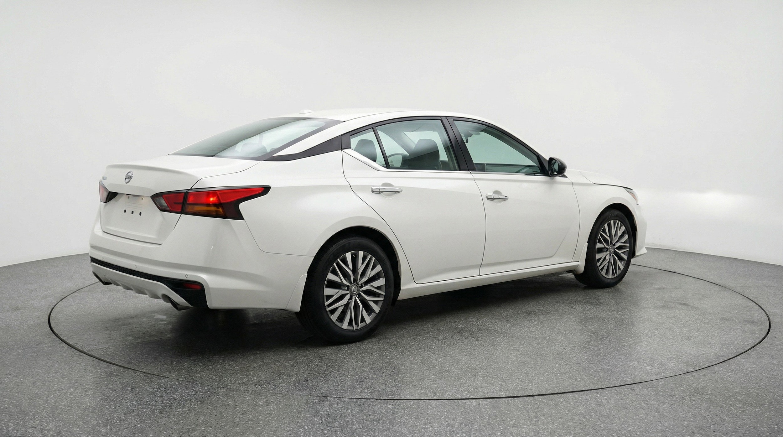 Thumbnail: 2025 Nissan Altima - 9