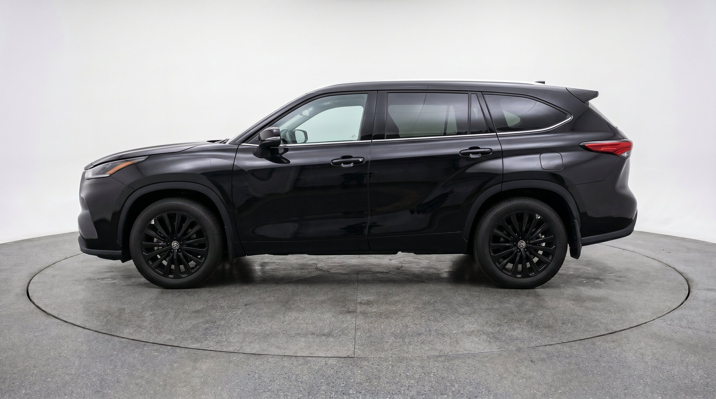 Thumbnail: 2025 Toyota Highlander - 5