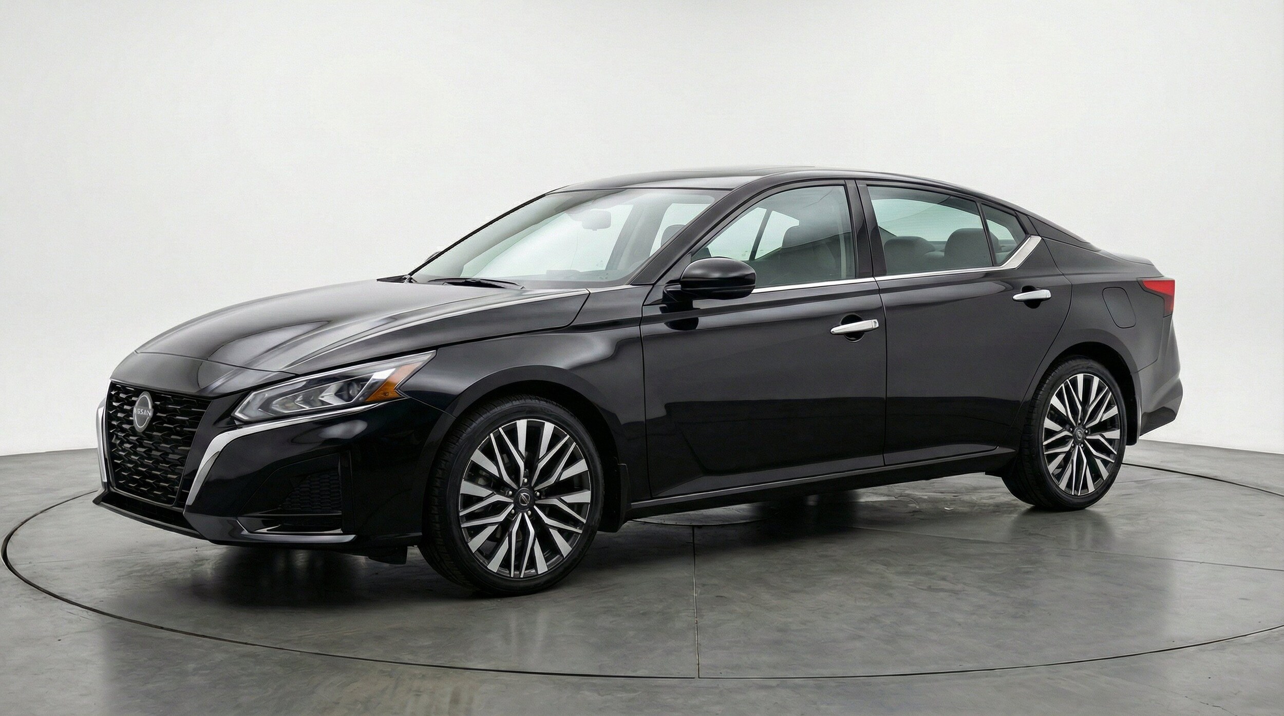 Thumbnail: 2025 Nissan Altima - 3
