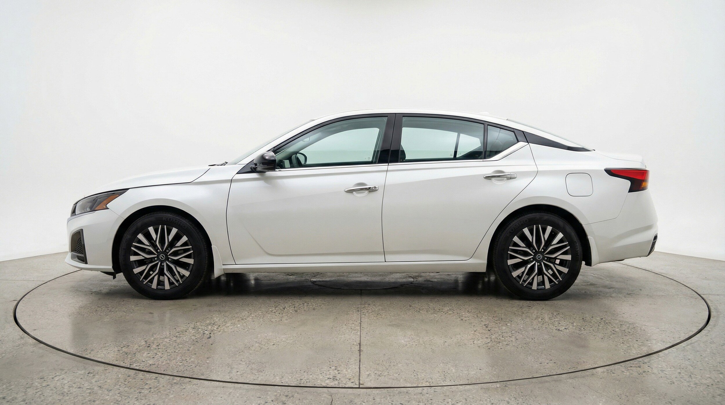 Thumbnail: 2025 Nissan Altima - 5