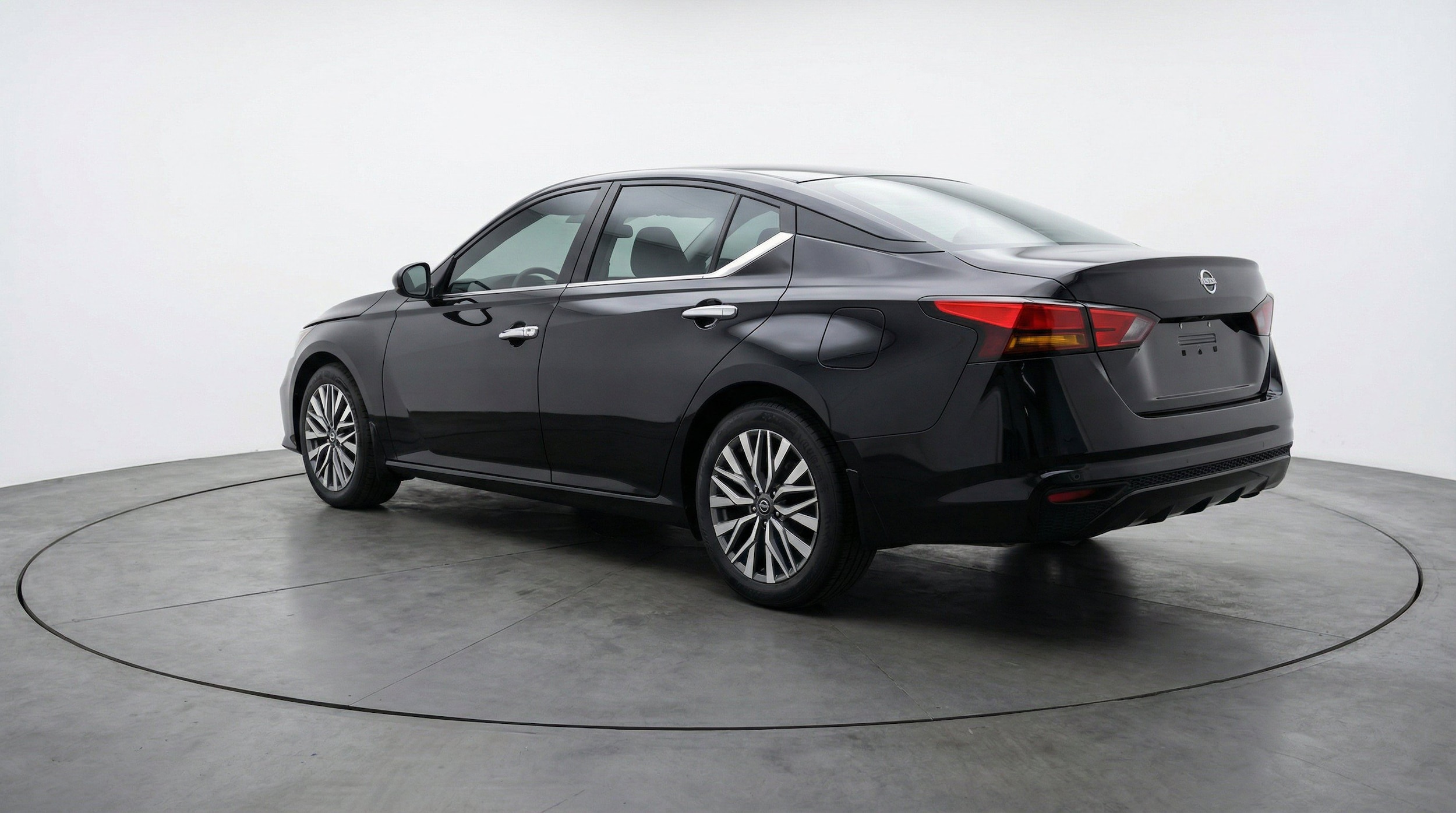 Thumbnail: 2025 Nissan Altima - 6