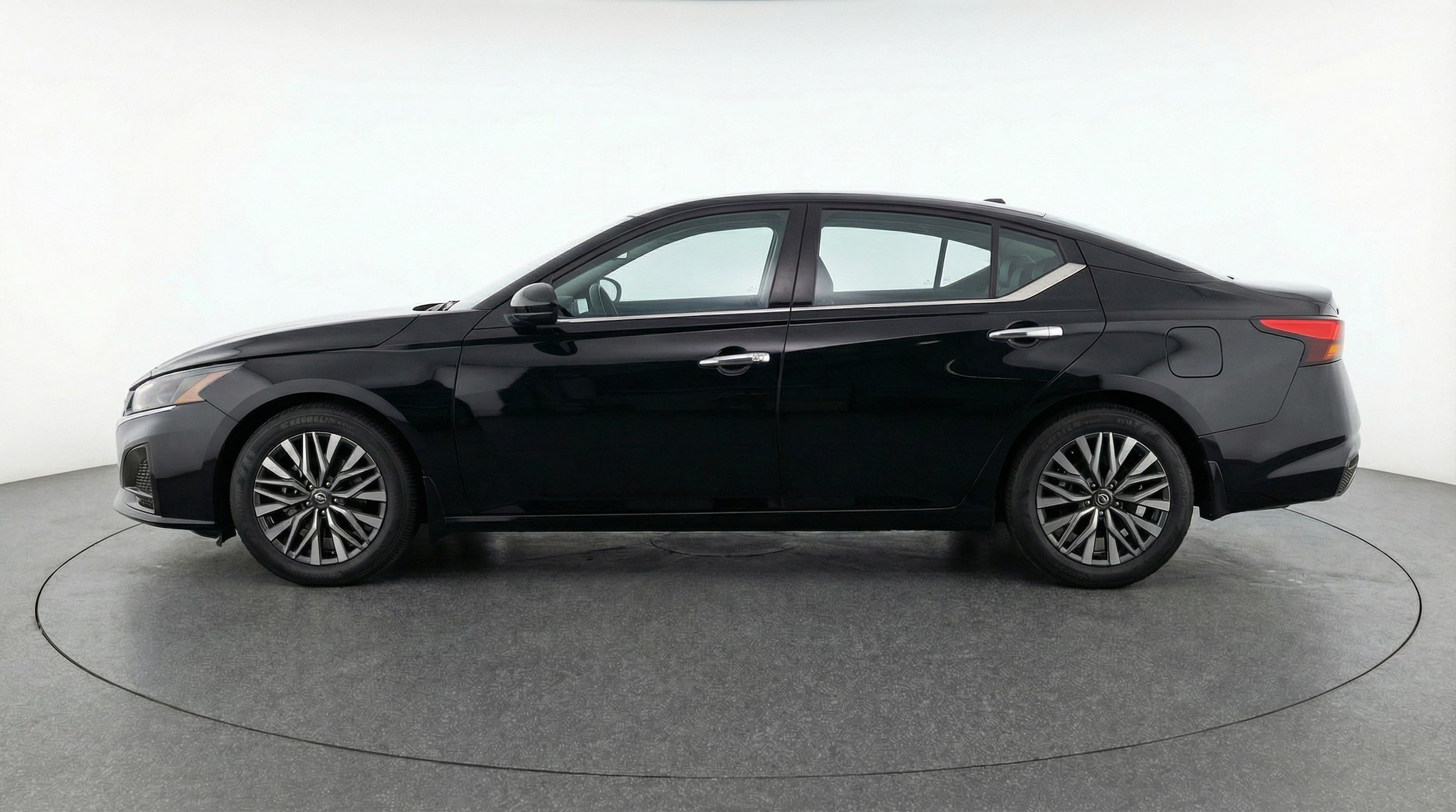 Thumbnail: 2025 Nissan Altima - 4