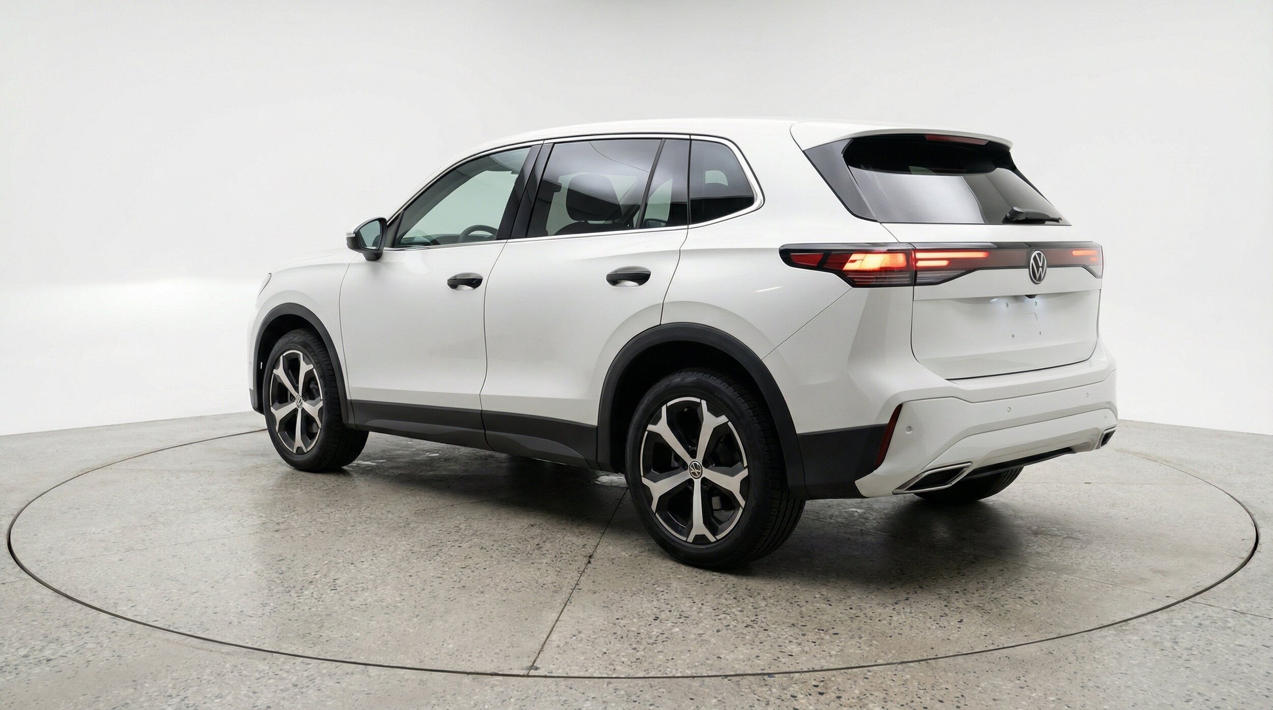 Thumbnail: 2026 Volkswagen Tiguan - 6