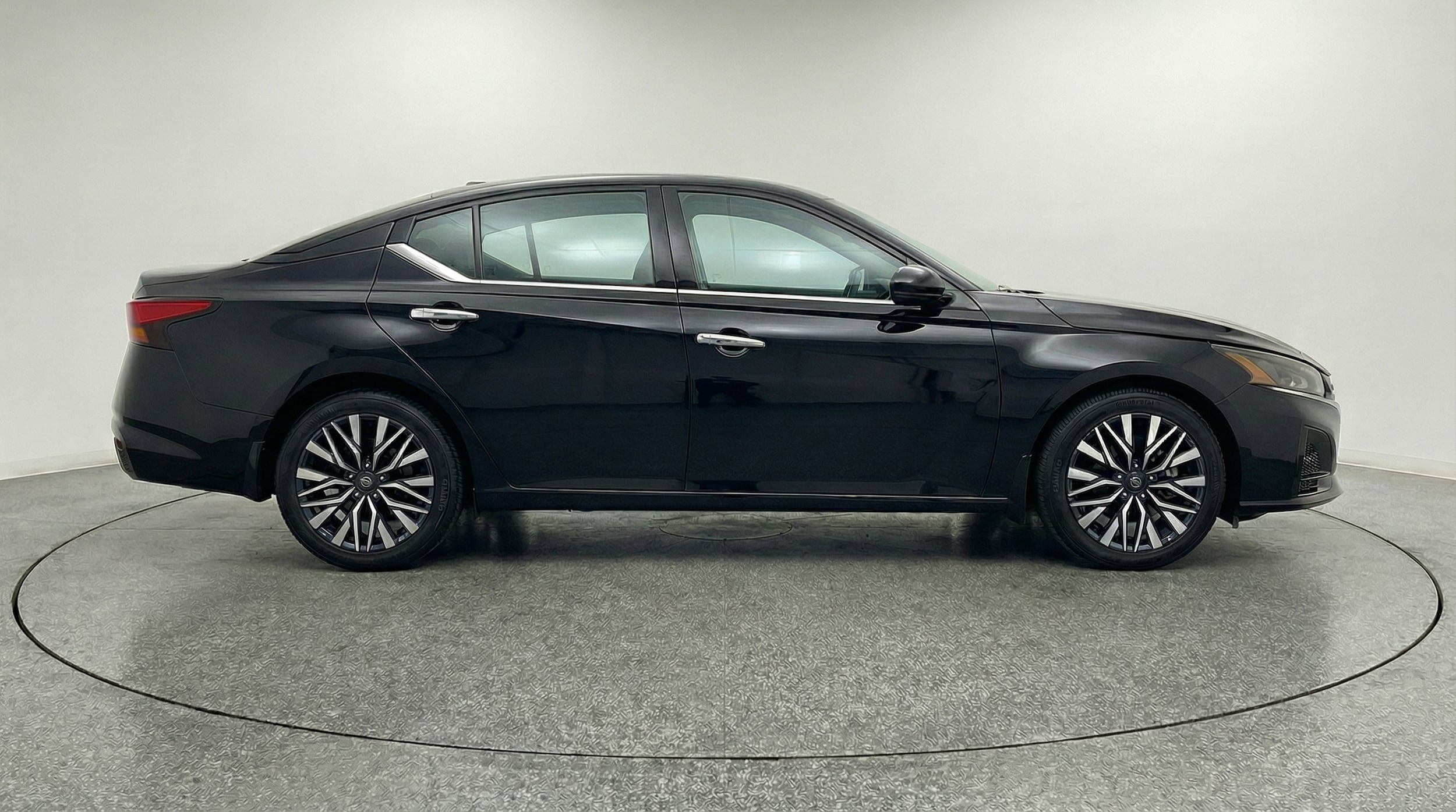 Thumbnail: 2025 Nissan Altima - 8