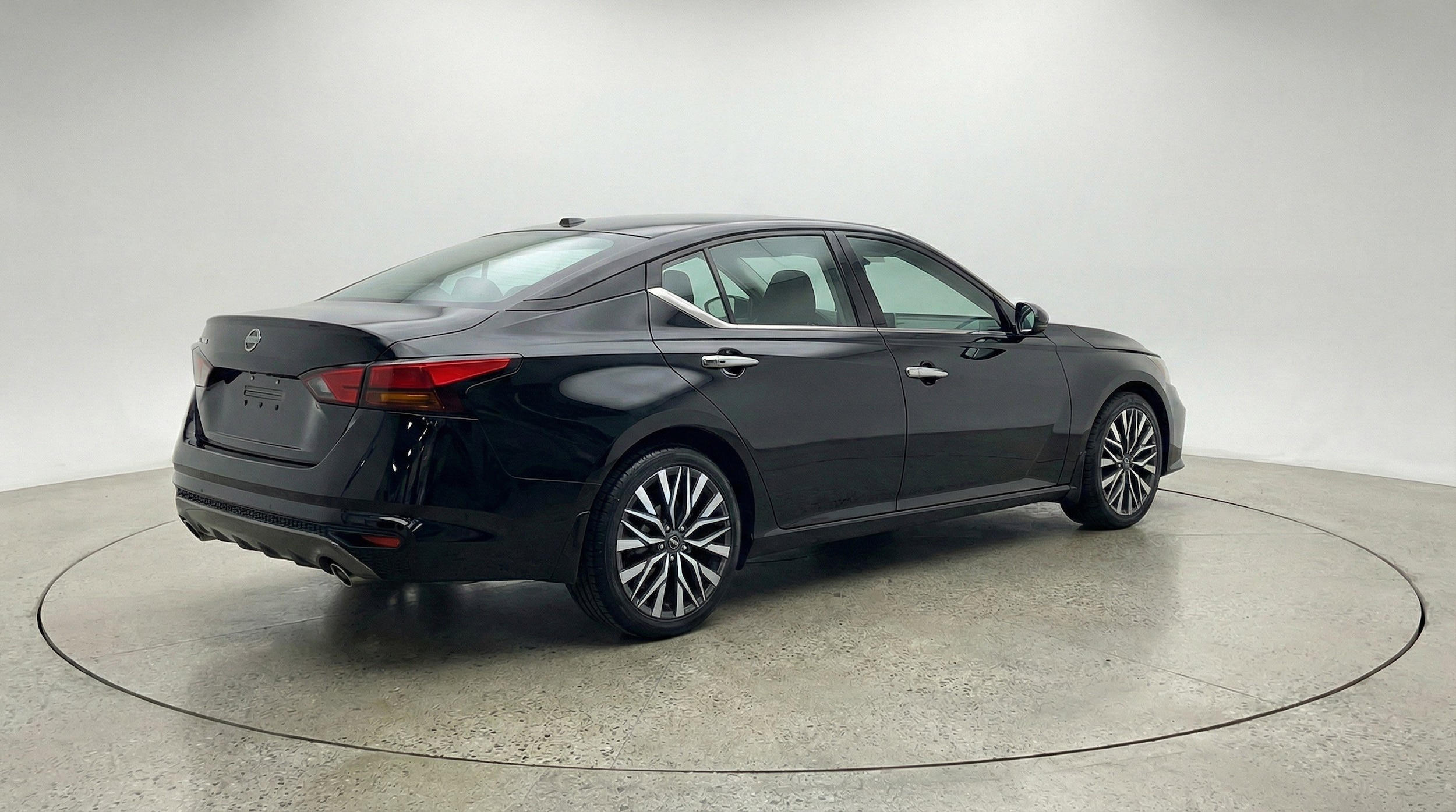 Thumbnail: 2025 Nissan Altima - 9