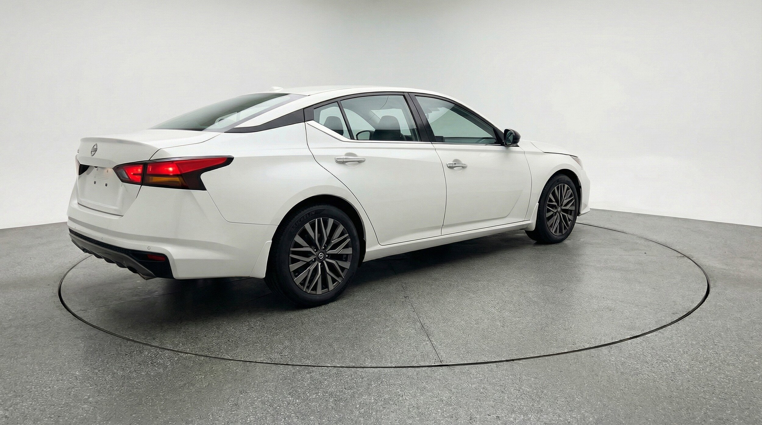 Thumbnail: 2025 Nissan Altima - 9