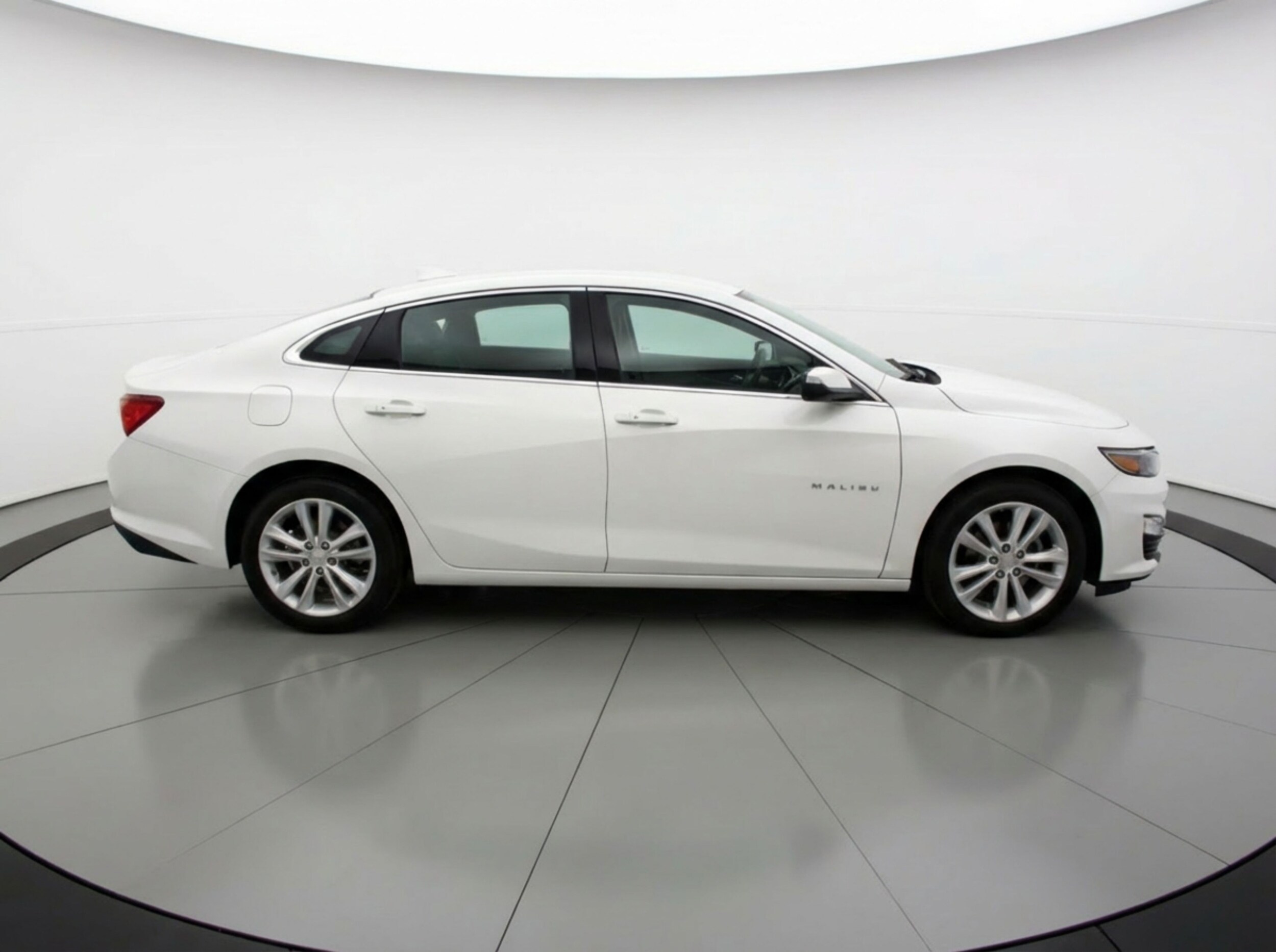 Thumbnail: 2024 Chevrolet Malibu - 8