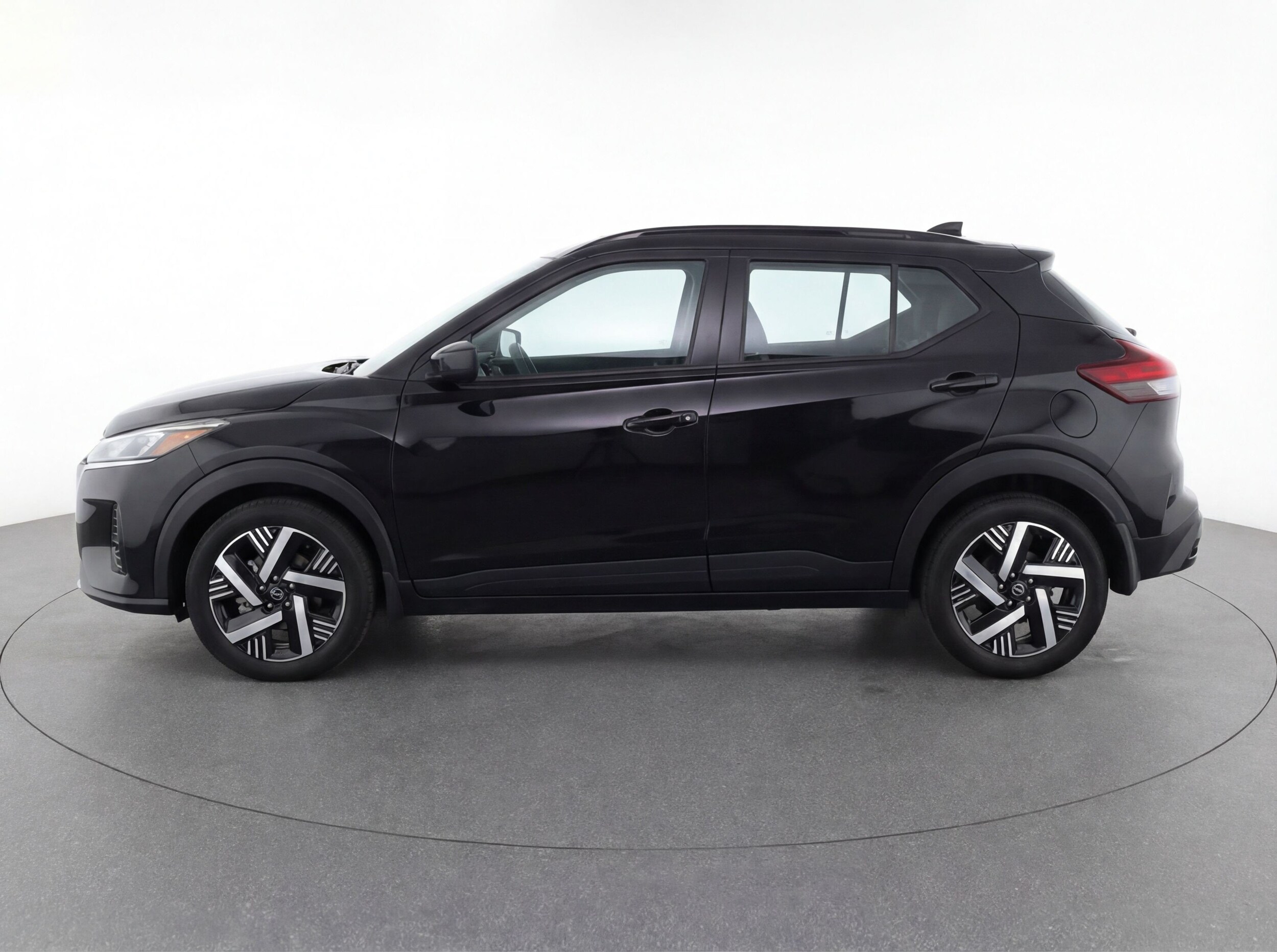 Thumbnail: 2025 Nissan Kicks - 5