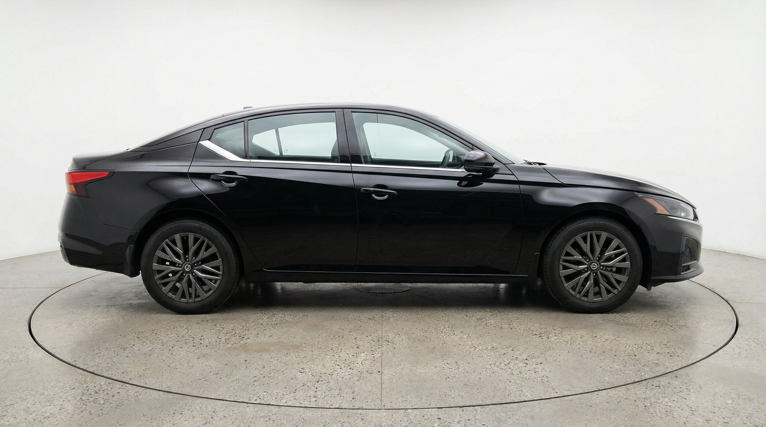 Thumbnail: 2025 Nissan Altima - 9