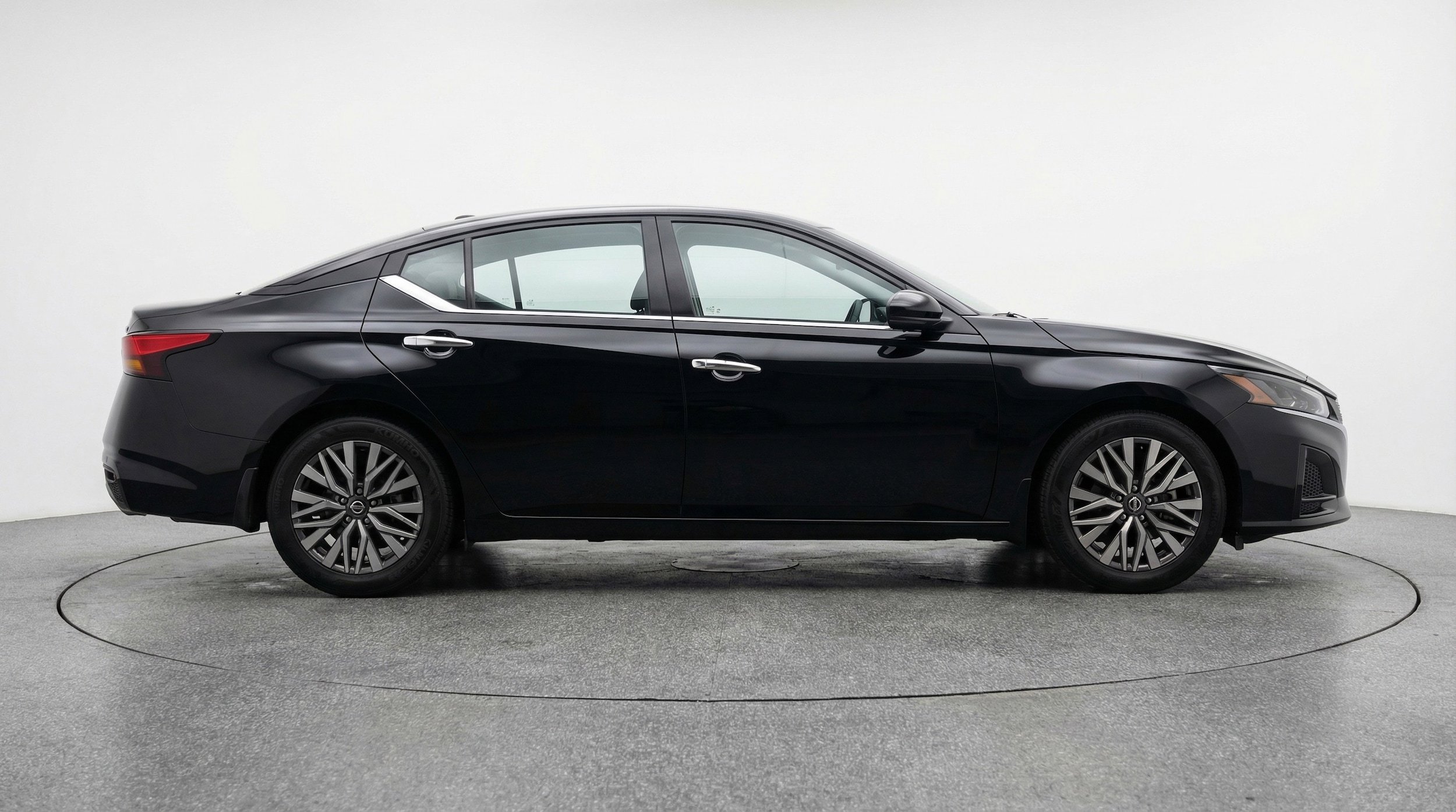 Thumbnail: 2025 Nissan Altima - 8