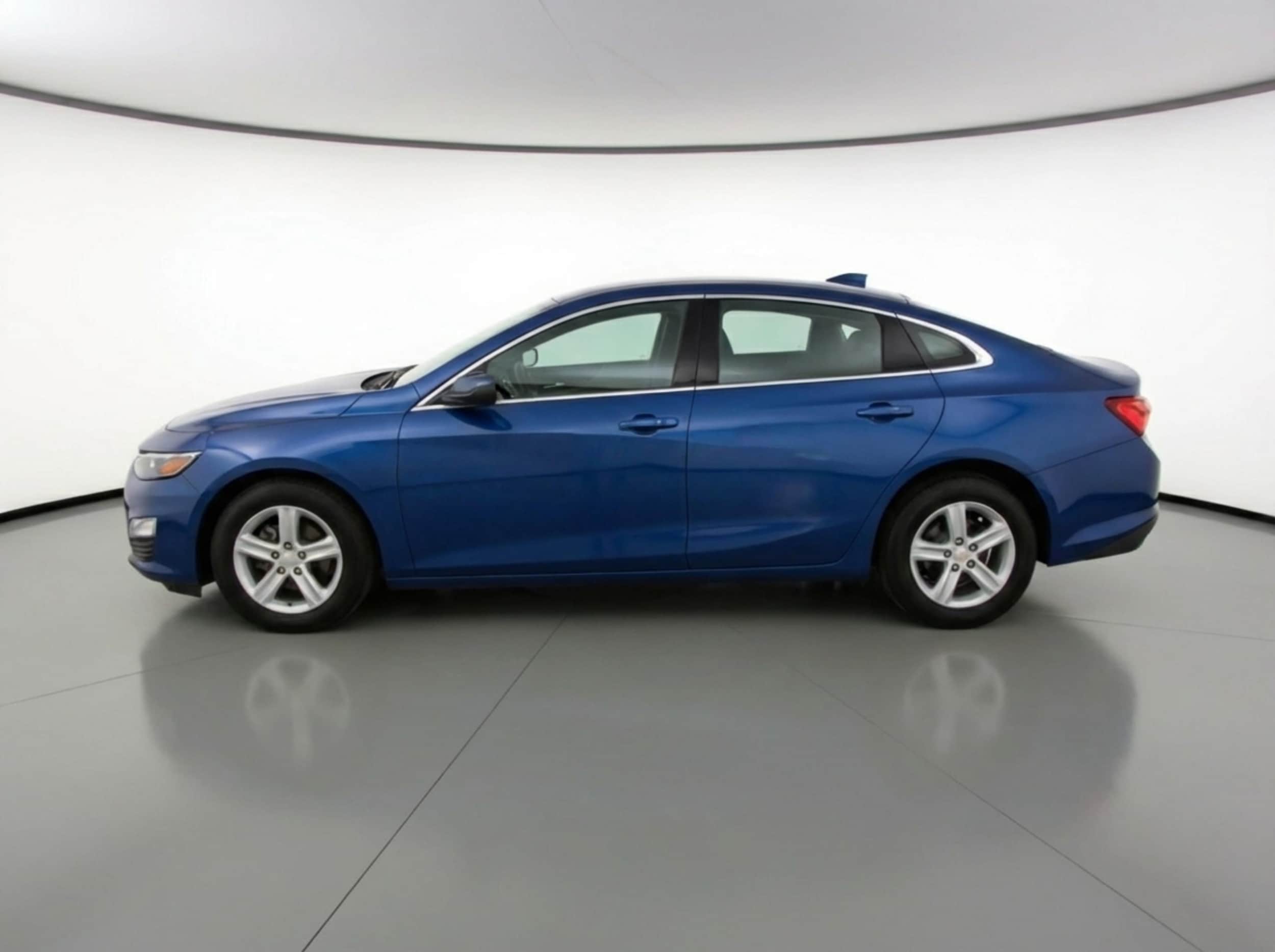 Thumbnail: 2024 Chevrolet Malibu - 4