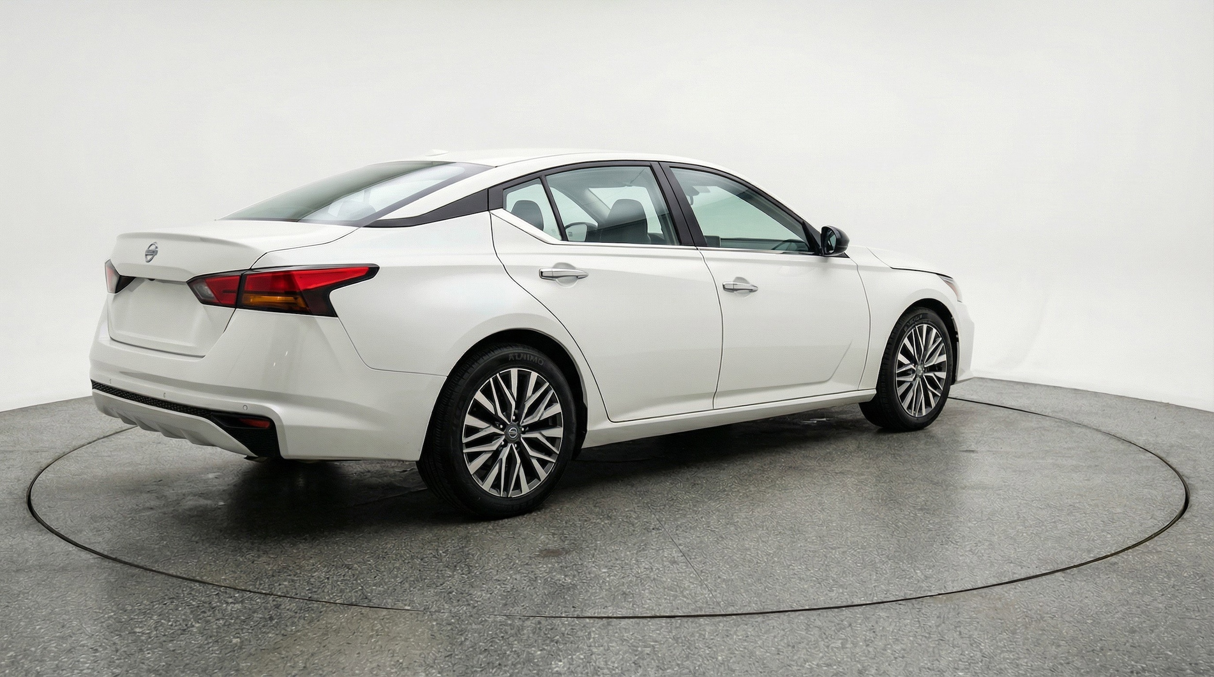 Thumbnail: 2025 Nissan Altima - 9