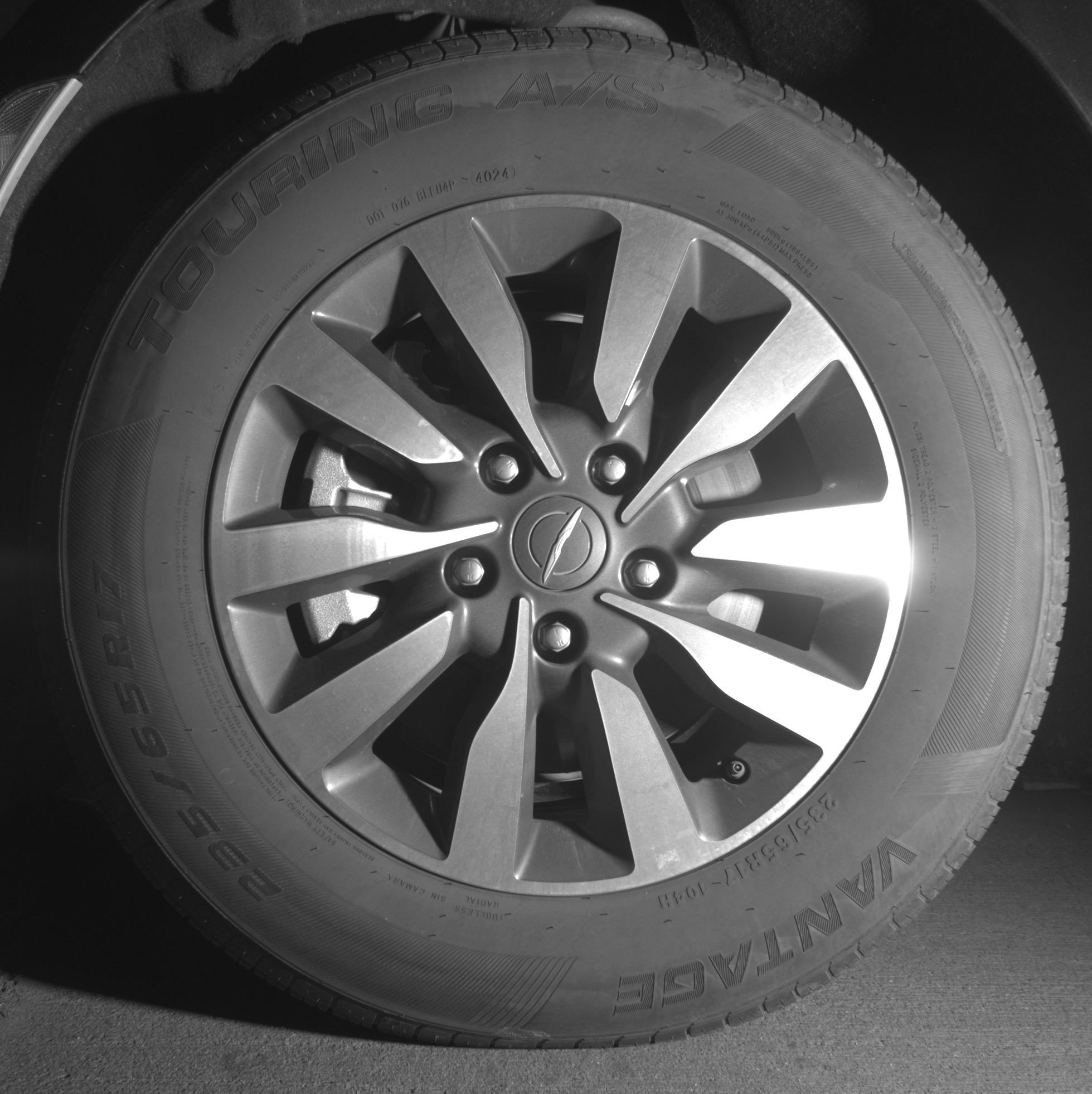 Thumbnail: 2023 Chrysler Pacifica - 12