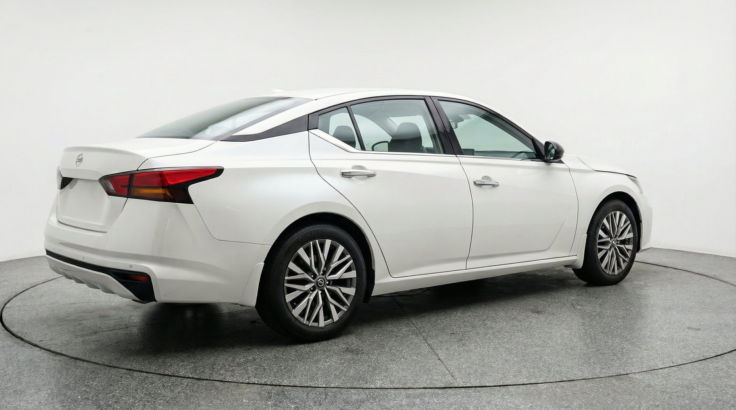 Thumbnail: 2025 Nissan Altima - 9