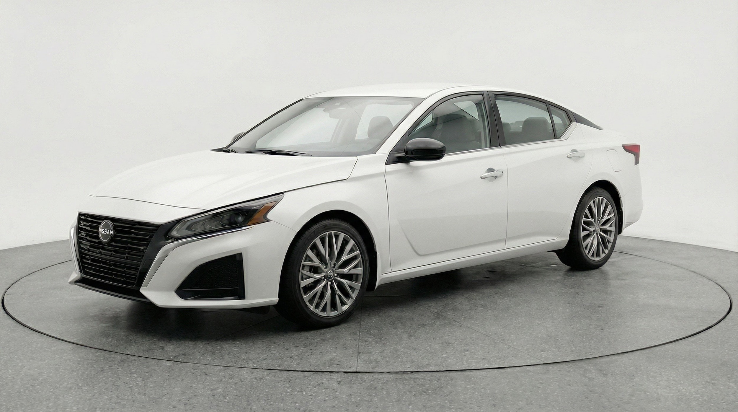 Thumbnail: 2025 Nissan Altima - 3