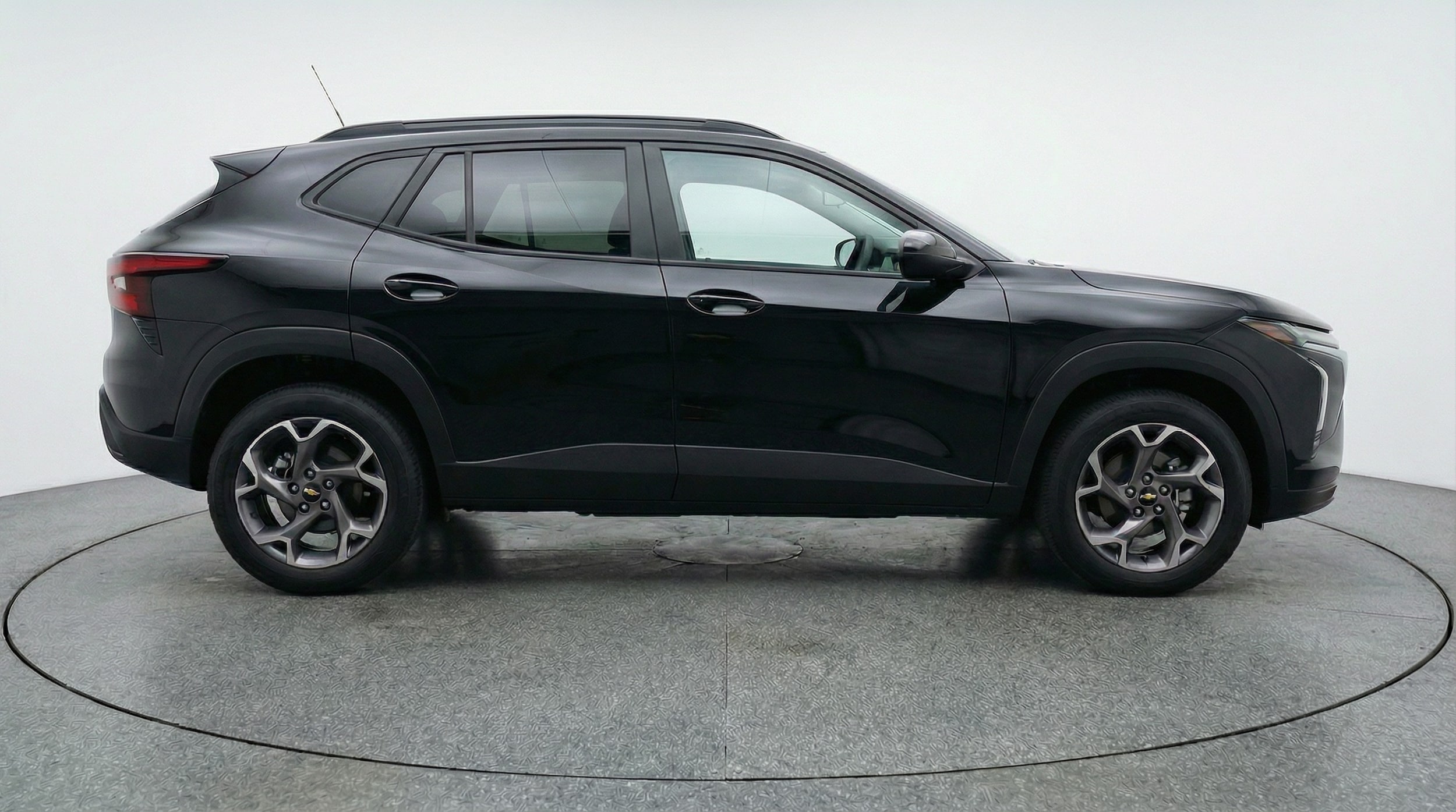 Thumbnail: 2025 Chevrolet Trax - 8