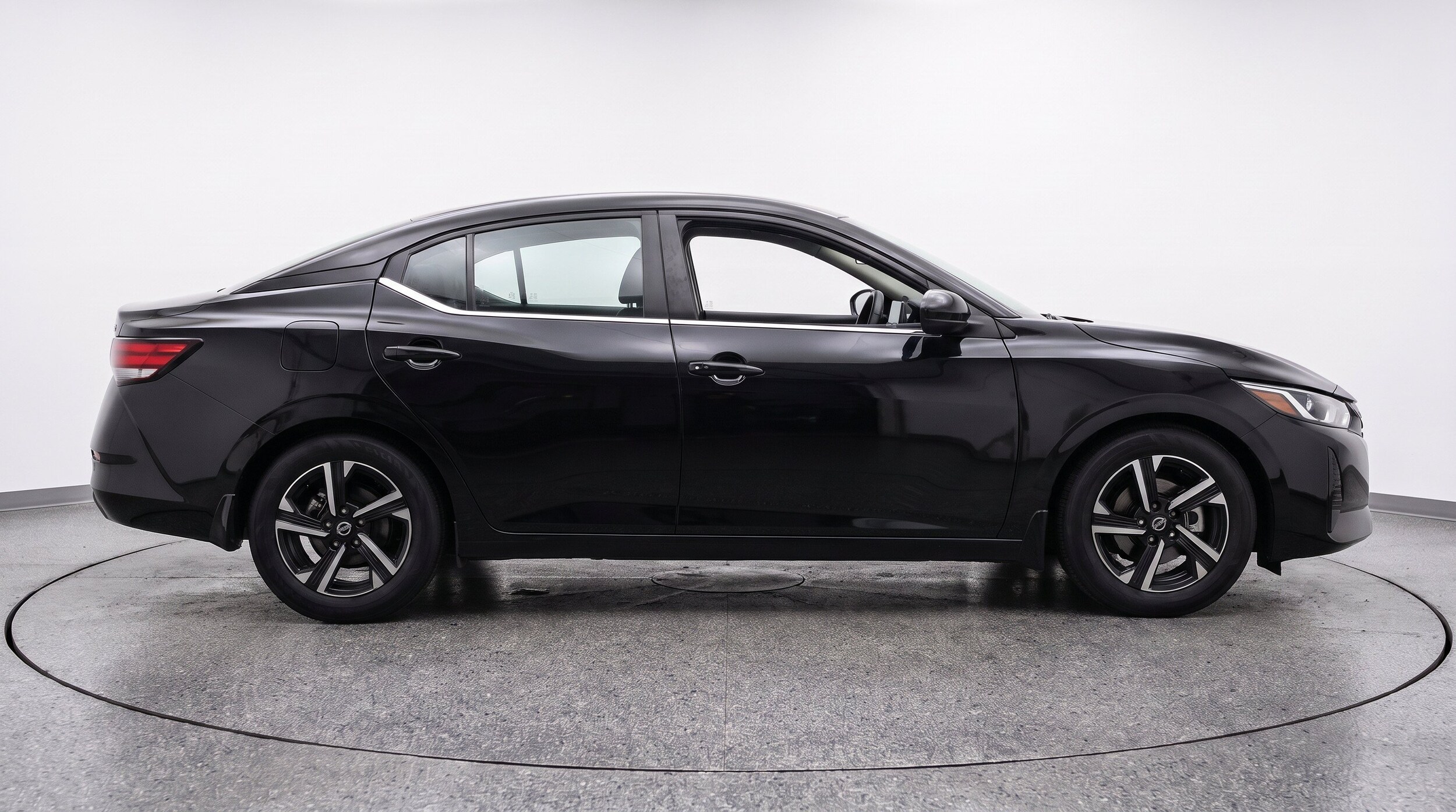 Thumbnail: 2025 Nissan Sentra - 10