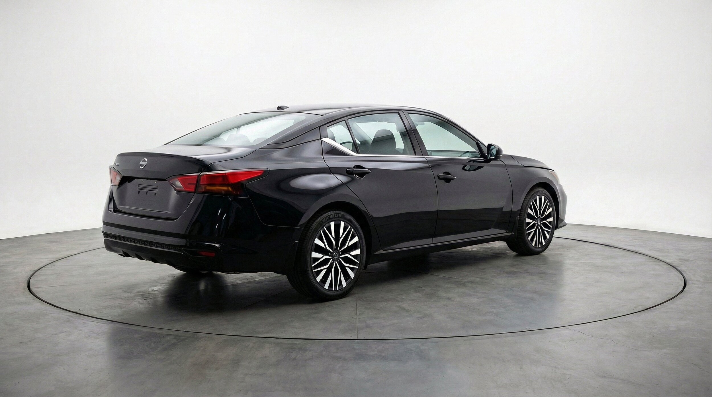 Thumbnail: 2025 Nissan Altima - 9