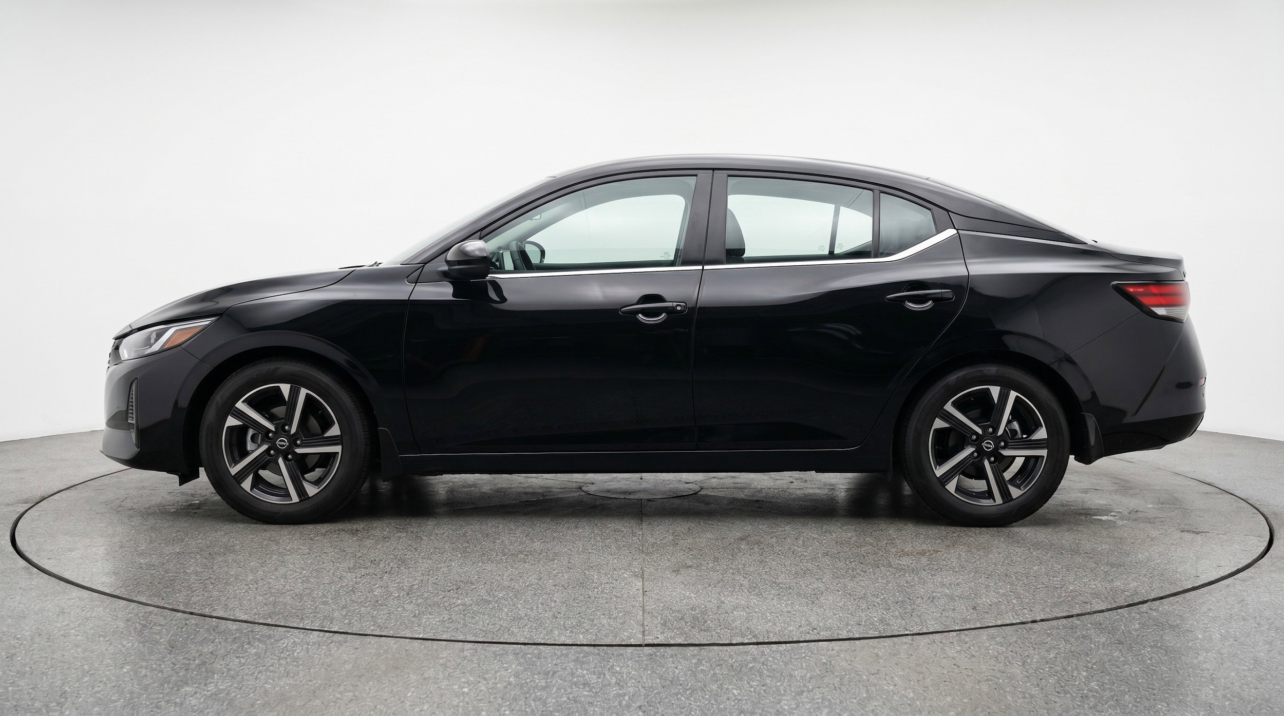 Thumbnail: 2025 Nissan Sentra - 5