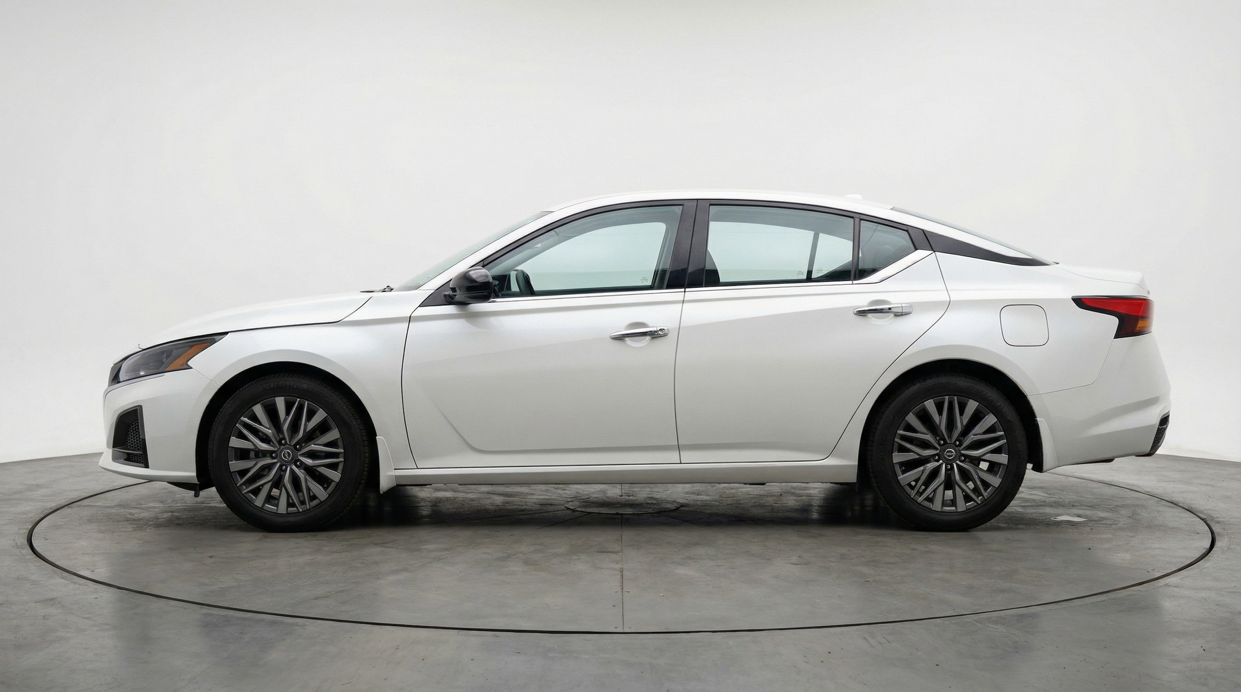 Thumbnail: 2025 Nissan Altima - 5